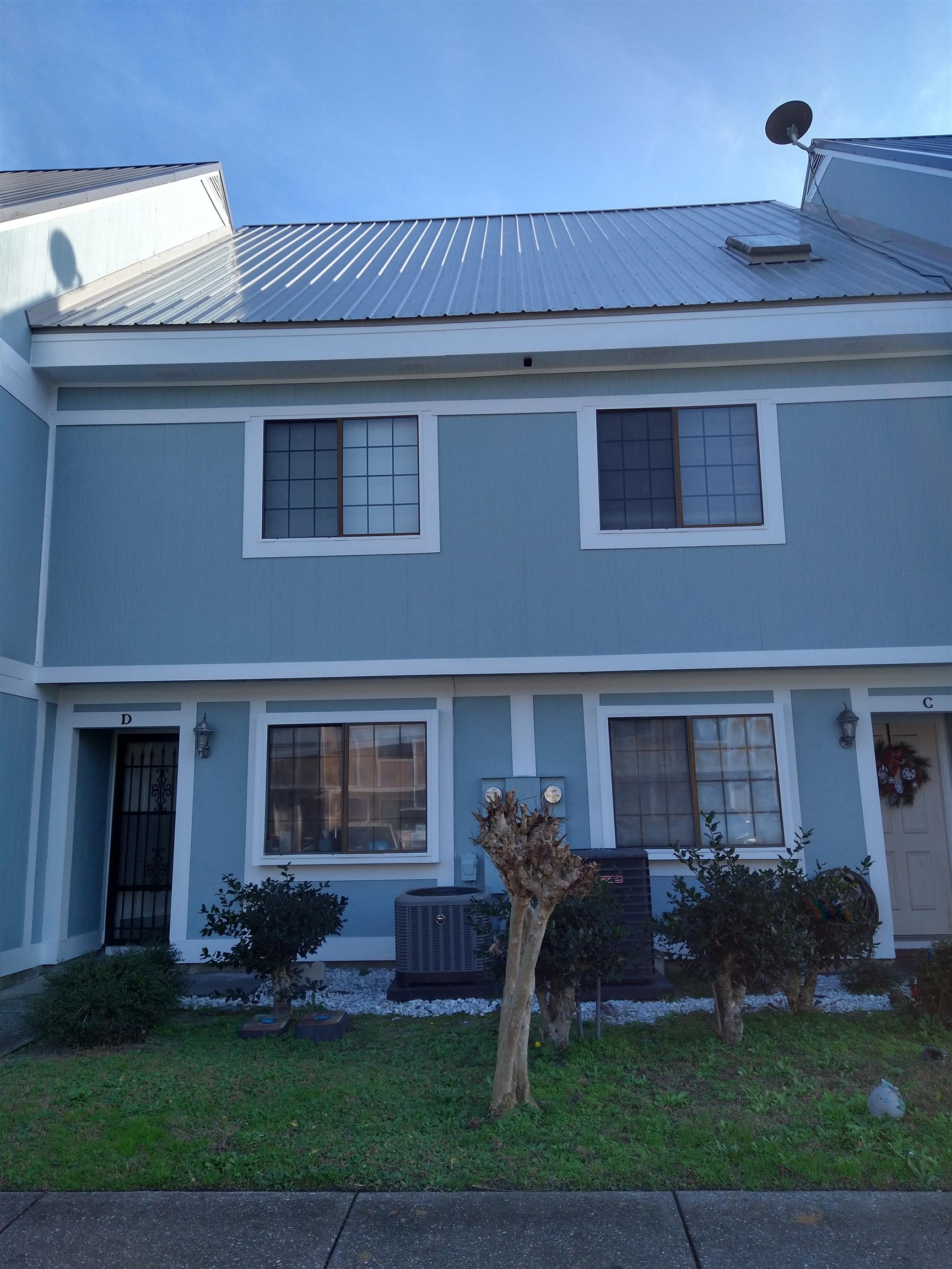 1204 Pinegrove Dr. Myrtle Beach, SC 29577
