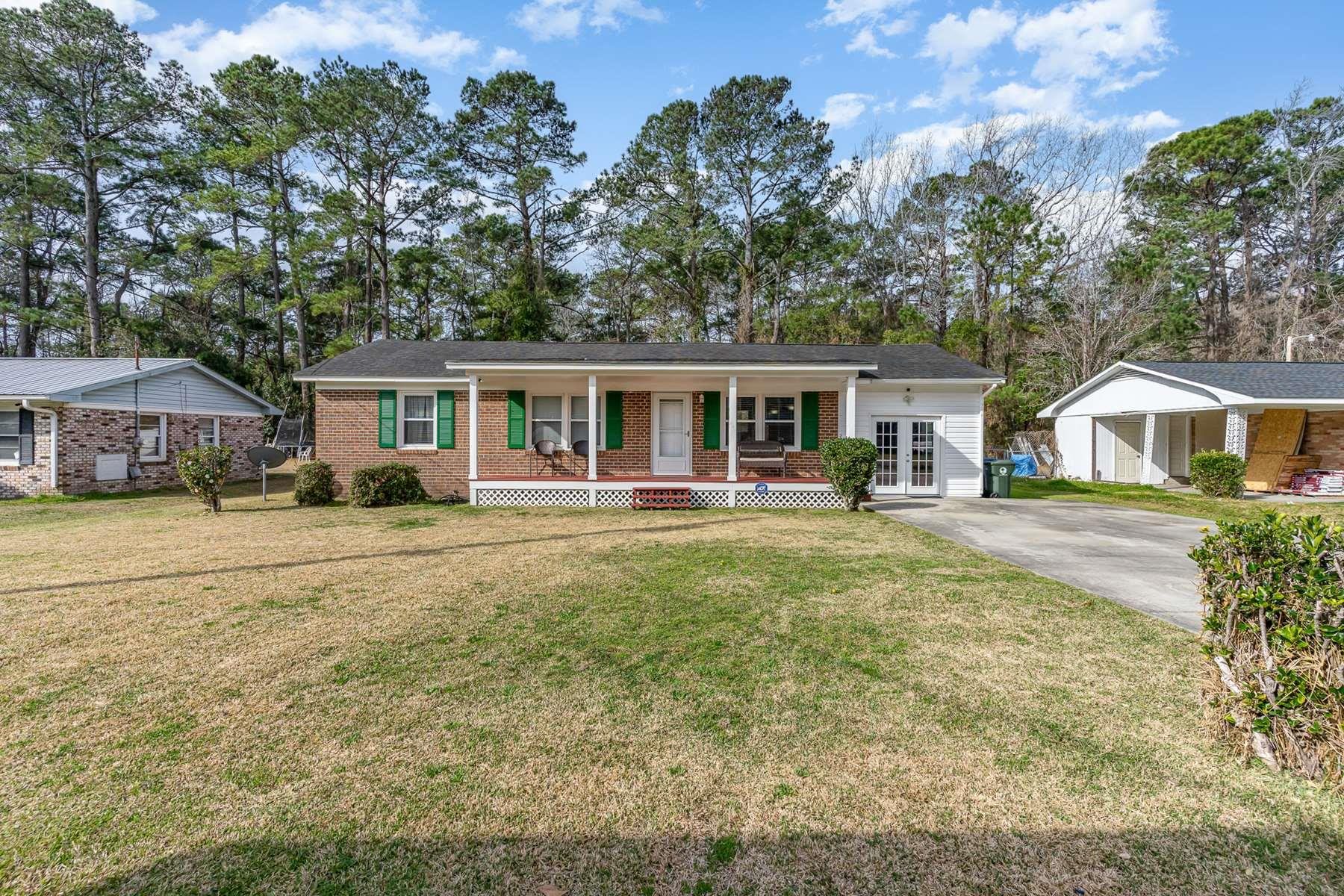 1113 Scott Dr. Myrtle Beach, SC 29577