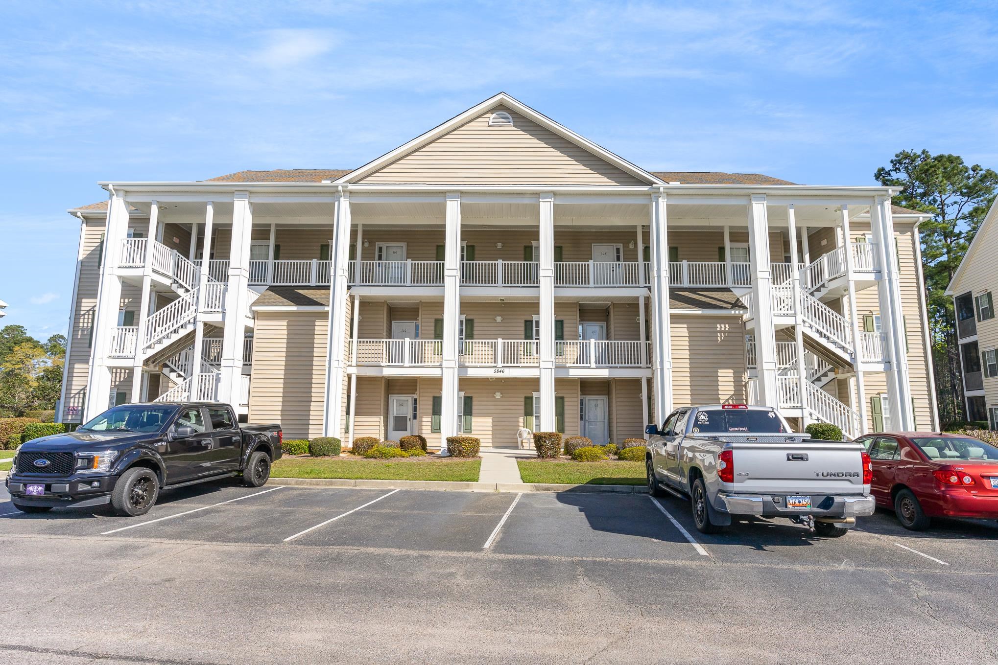 5846 Longwood Dr. Unit #102 Murrells Inlet, SC 29576