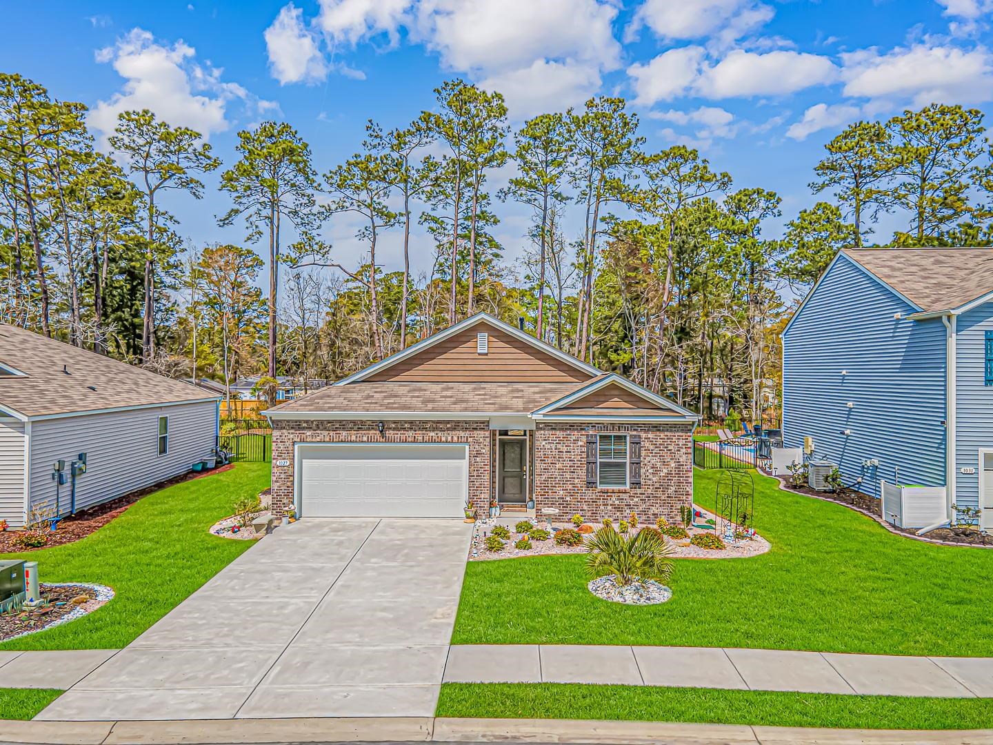 1027 Maxwell Dr. Little River, SC 29566