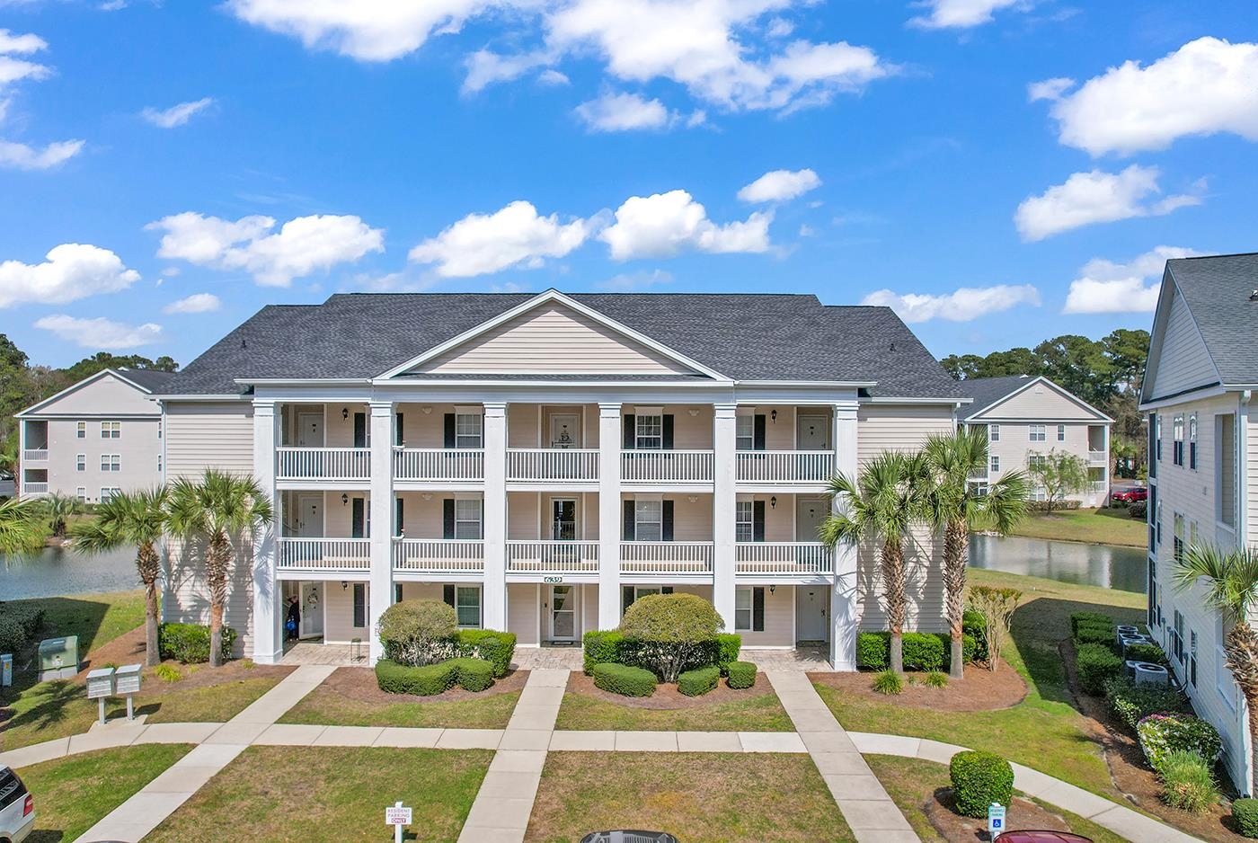 639 Woodmoor Circle Unit #302 Murrells Inlet, SC 29576