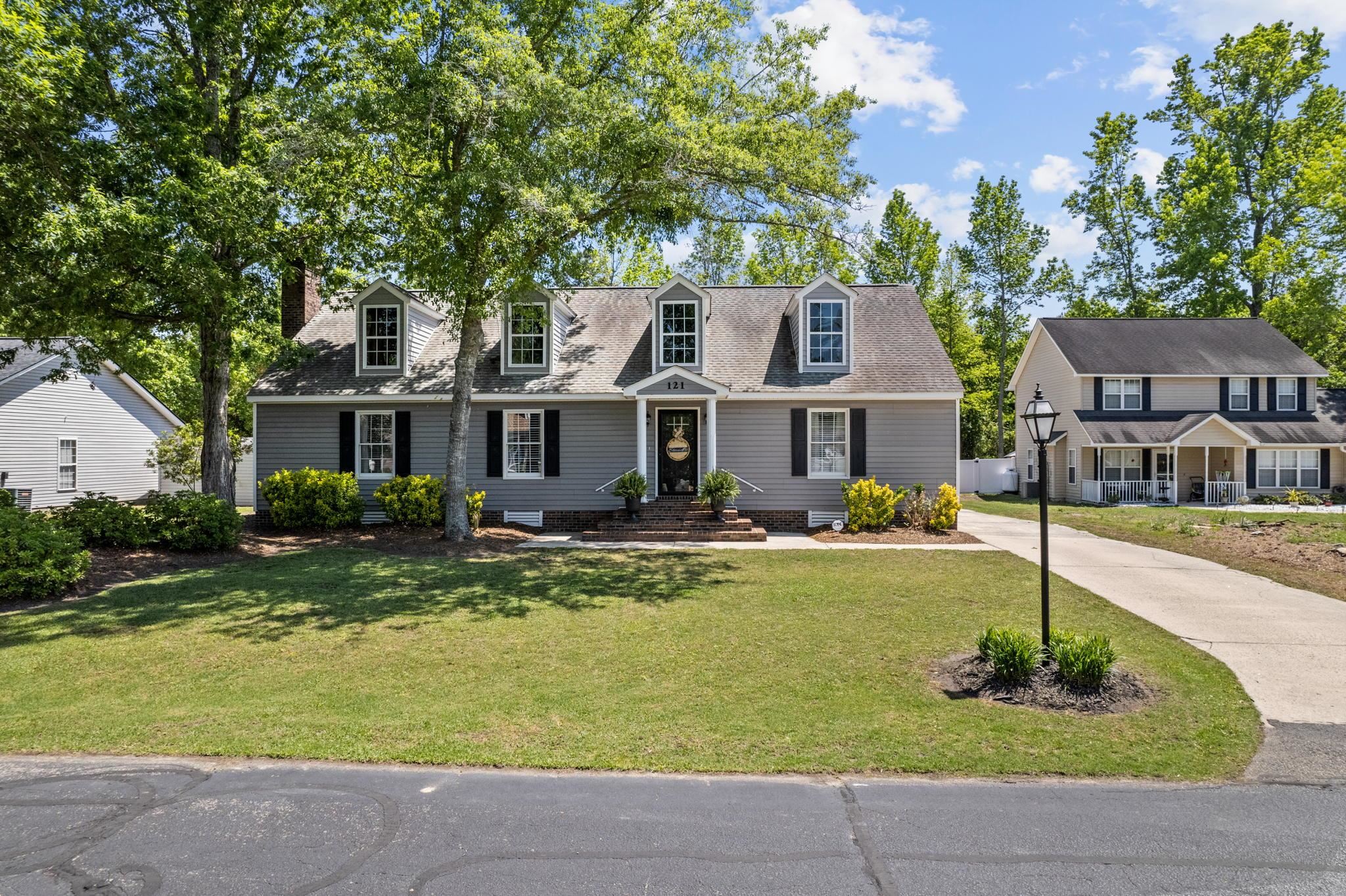 121 Edwards Ln. Longs, SC 29568