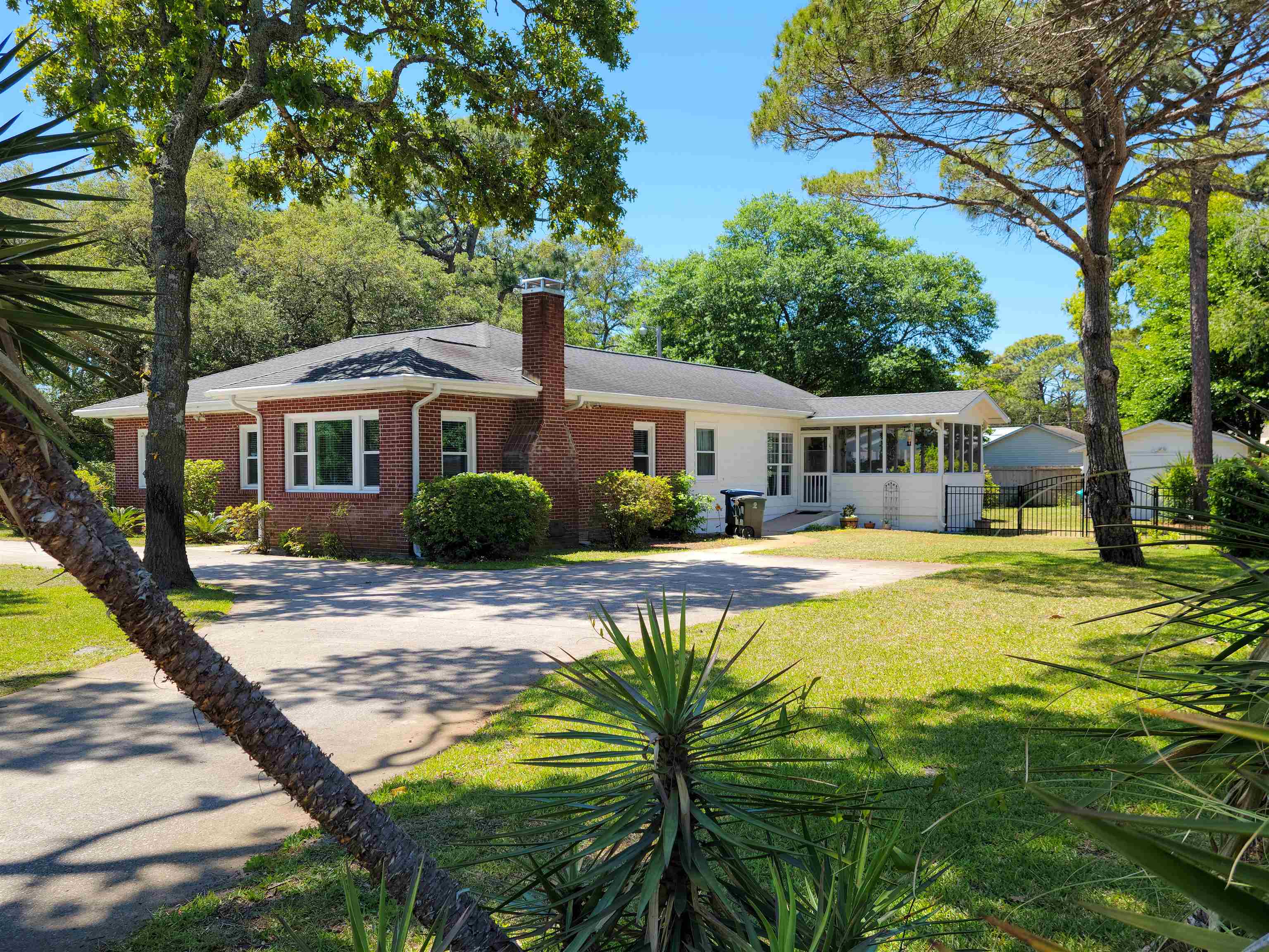 3811 Pine Lake Dr. Myrtle Beach, SC 29577