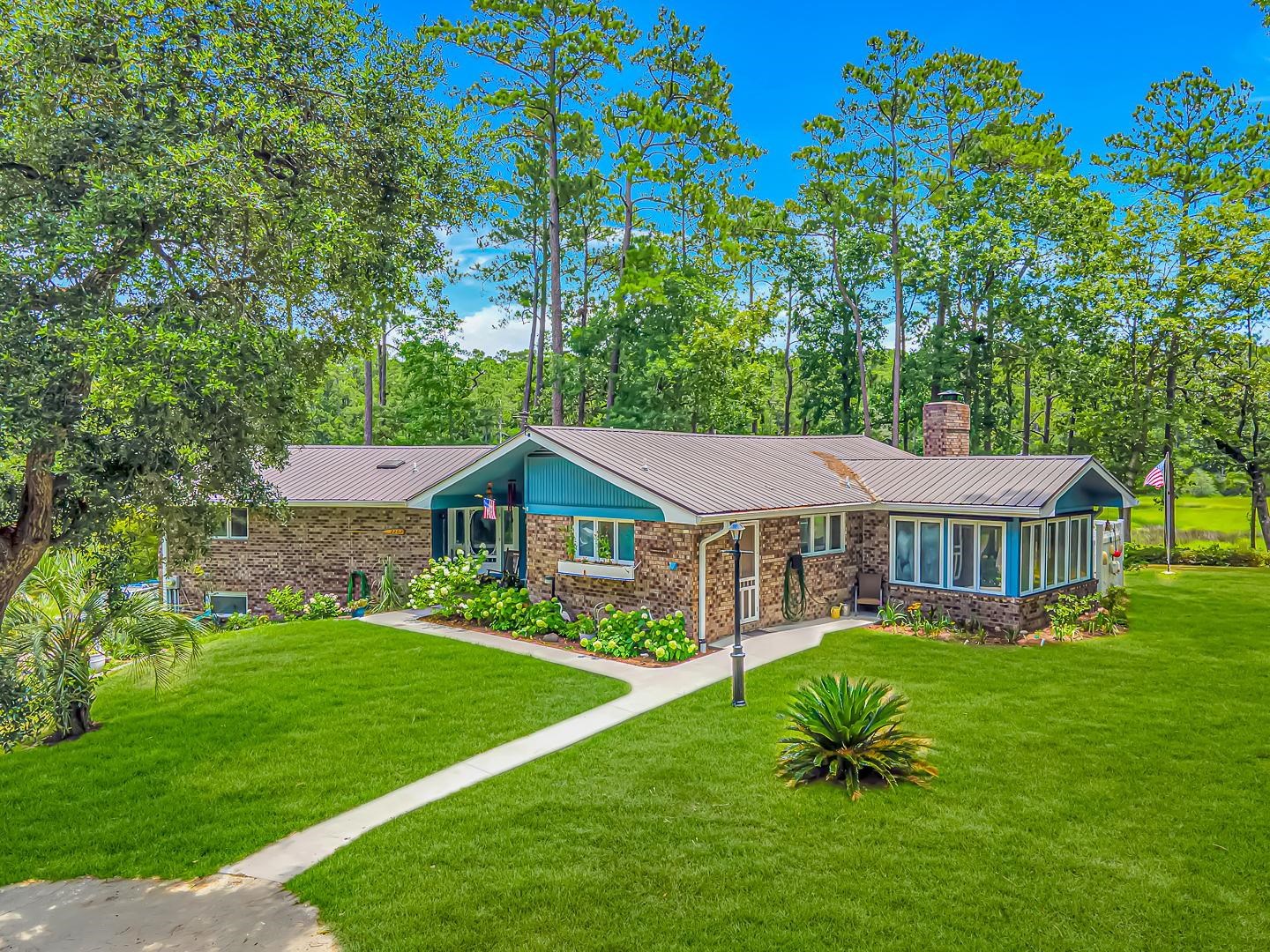 2202 Dykman Circle Little River, SC 29566