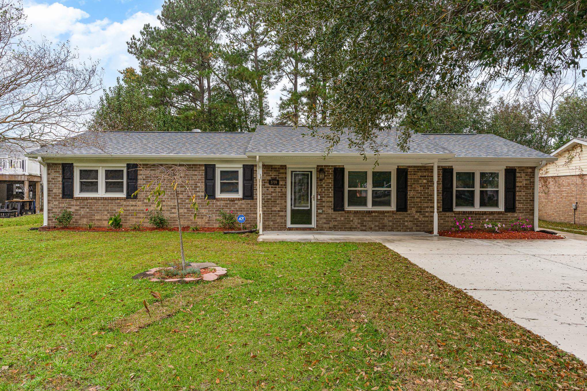 5709 Rosewood Dr. Myrtle Beach, SC 29588