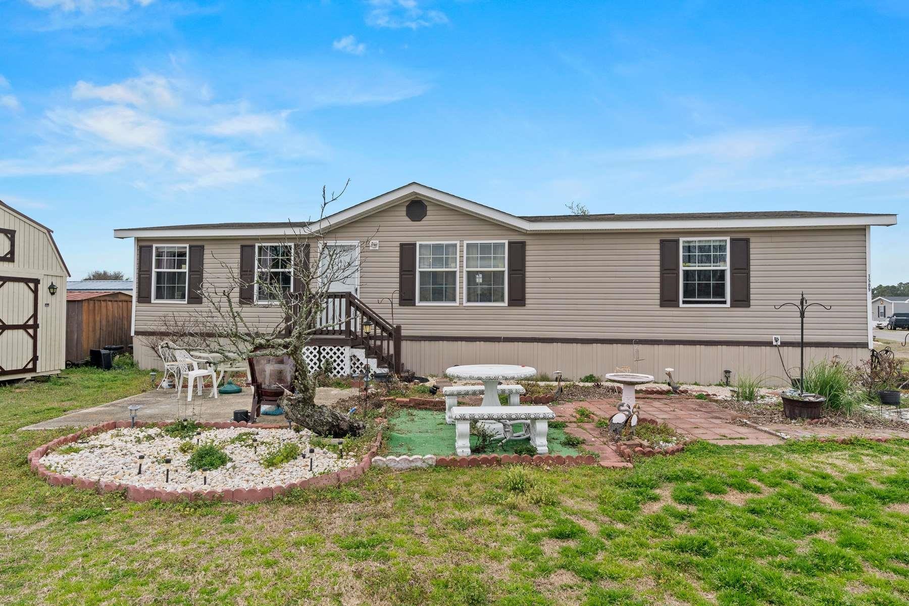 1509 Norris Ave. North Myrtle Beach, SC 29582