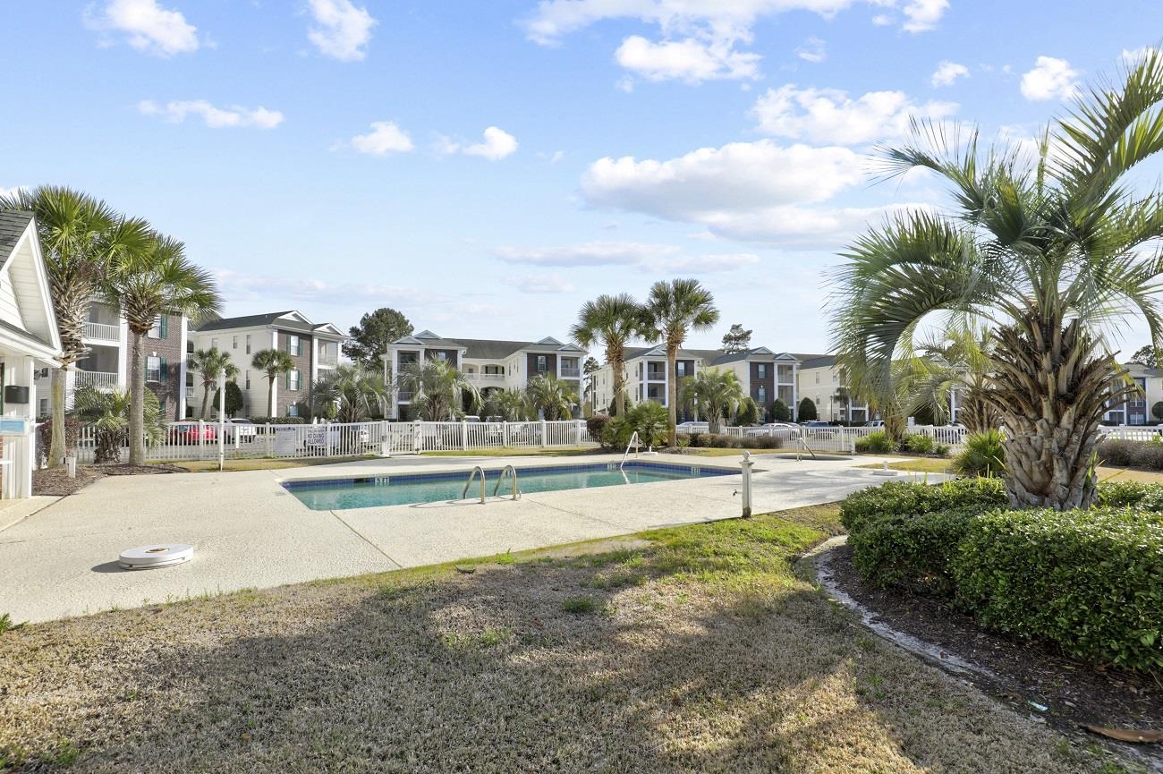 River Oaks Condos in Myrtle Beach 2 Beds Condo/townhouse For Sale