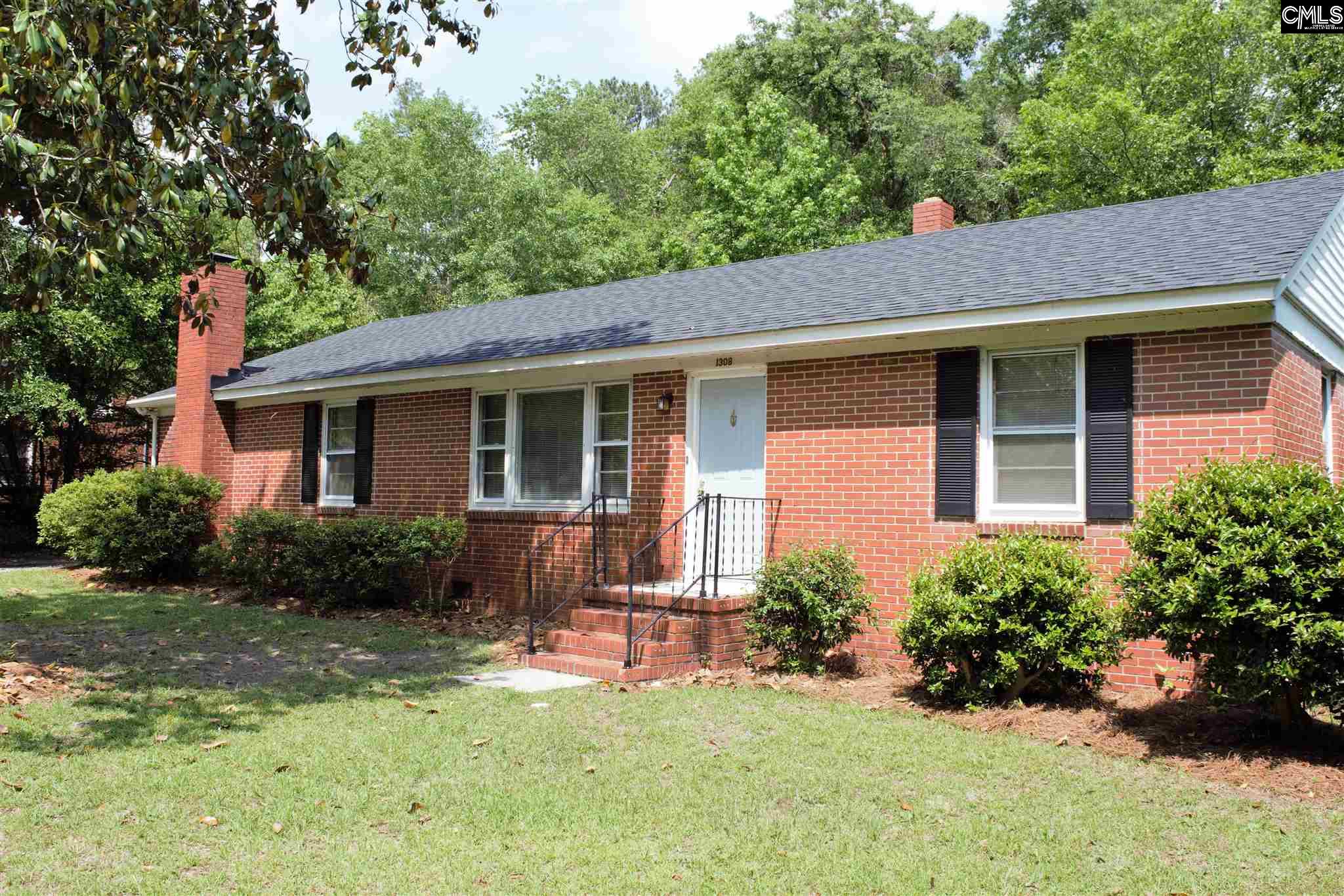 1308 Lakeshore Camden, SC 29020