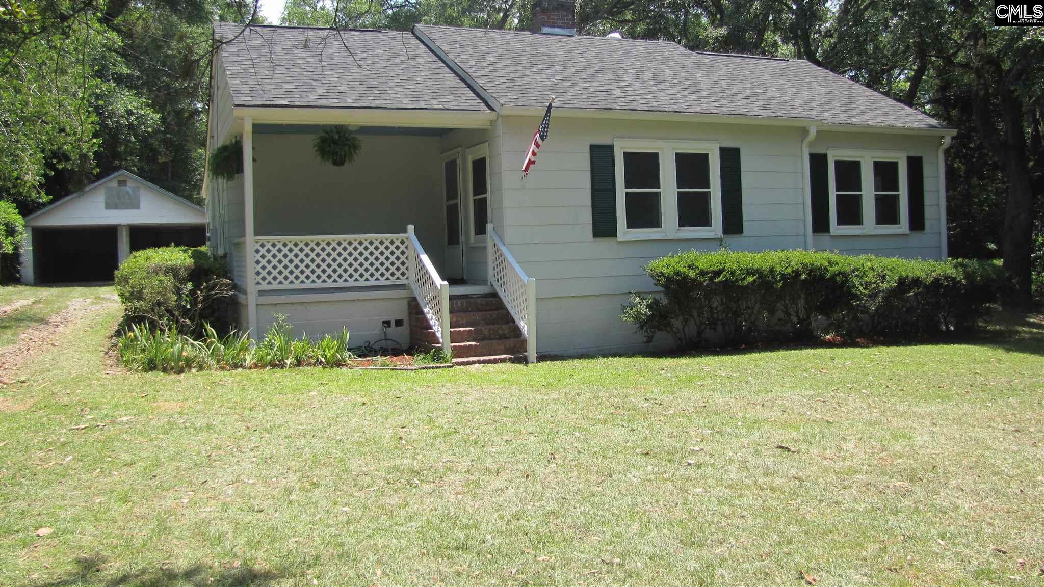 1506 E Lee Camden, SC 29020