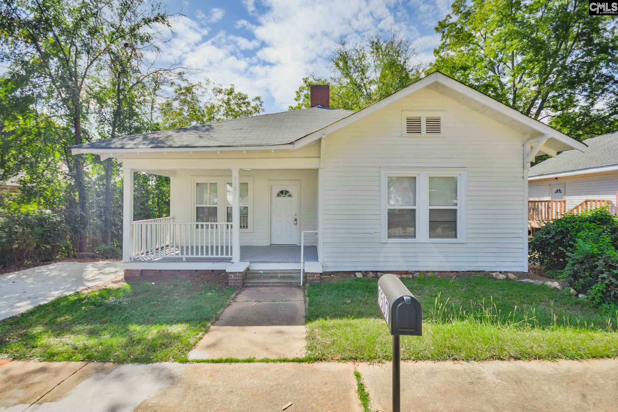 1507 Hiller Newberry, SC 29108