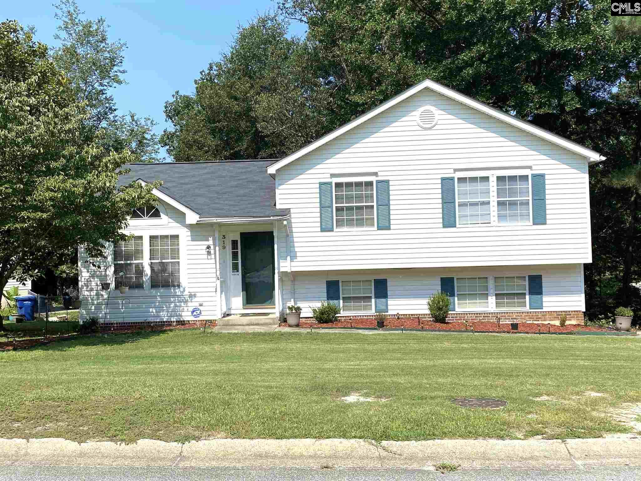 319 Three Oaks Lexington, SC 29073-7930
