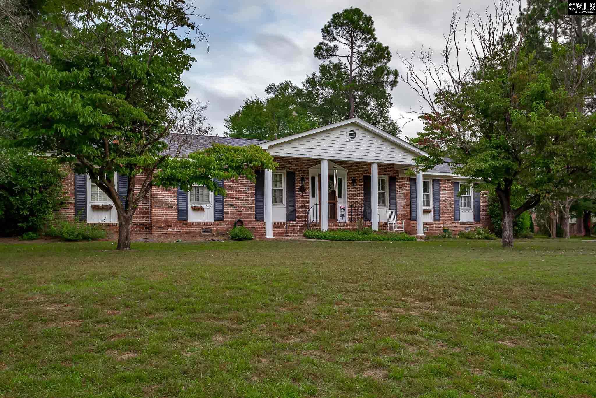 207 Leonard Camden, SC 29020