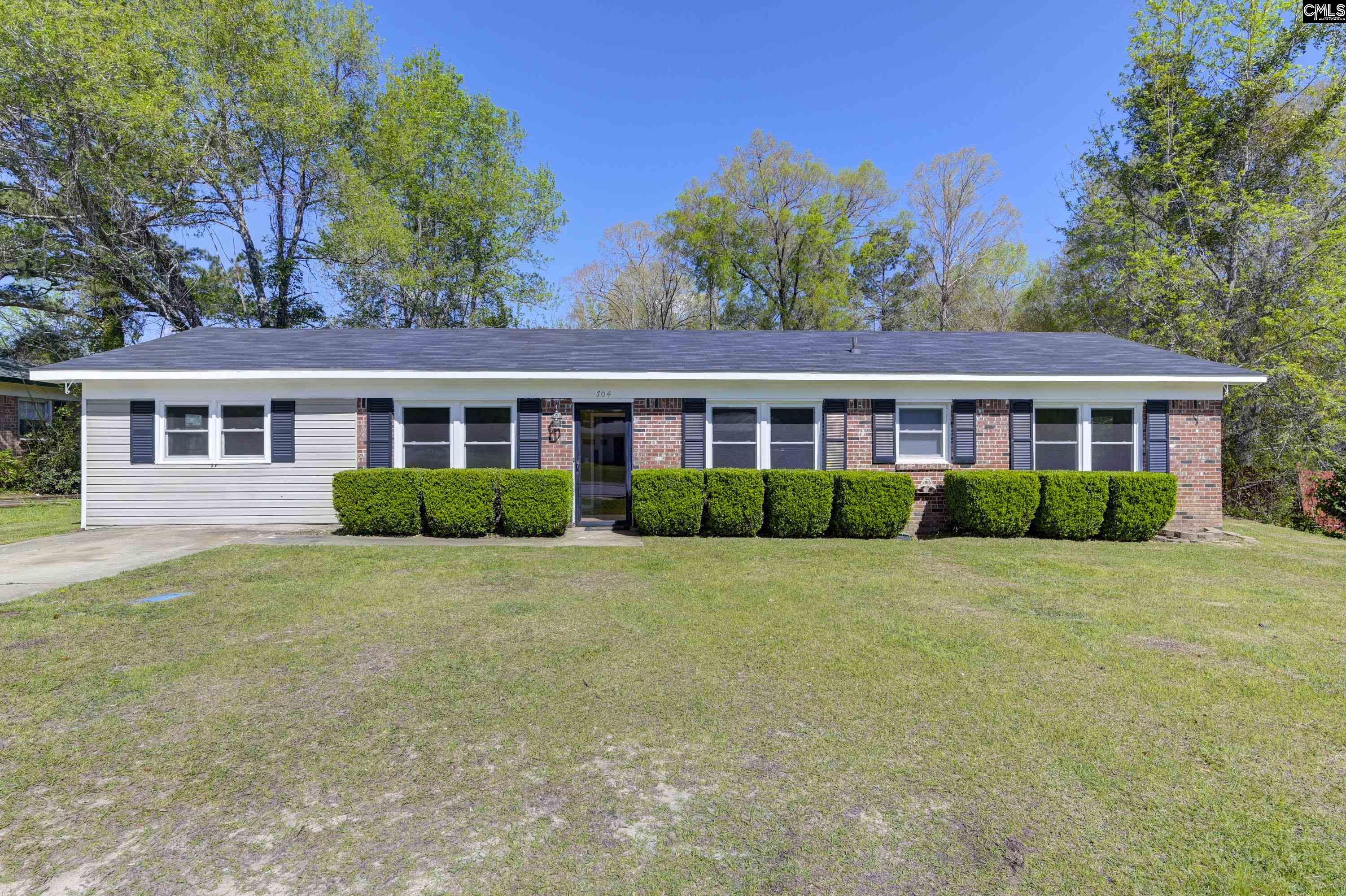 704 Cambridge Lane Lugoff, SC 29078