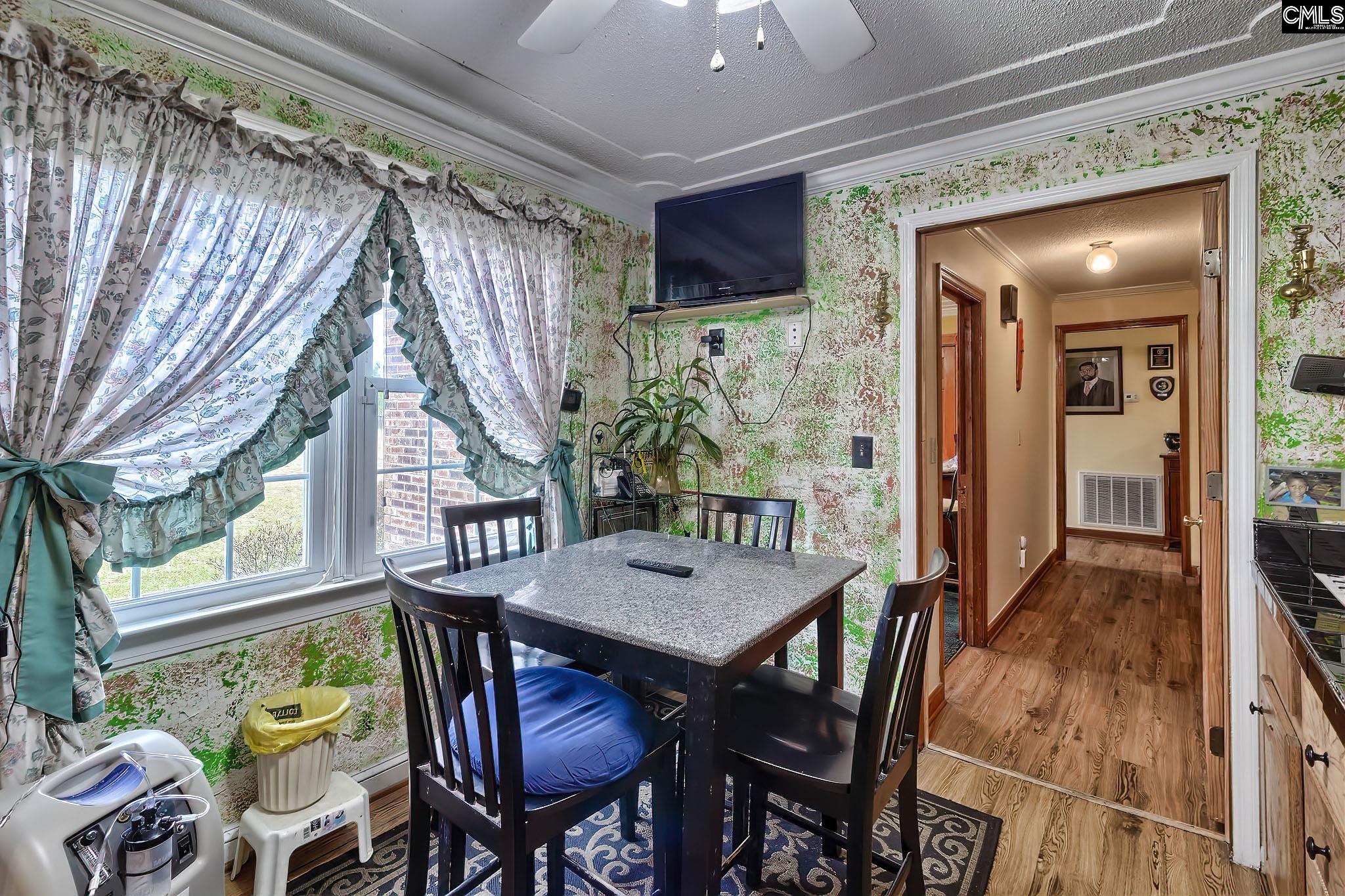 1397 James West Road Cassatt, SC 29032