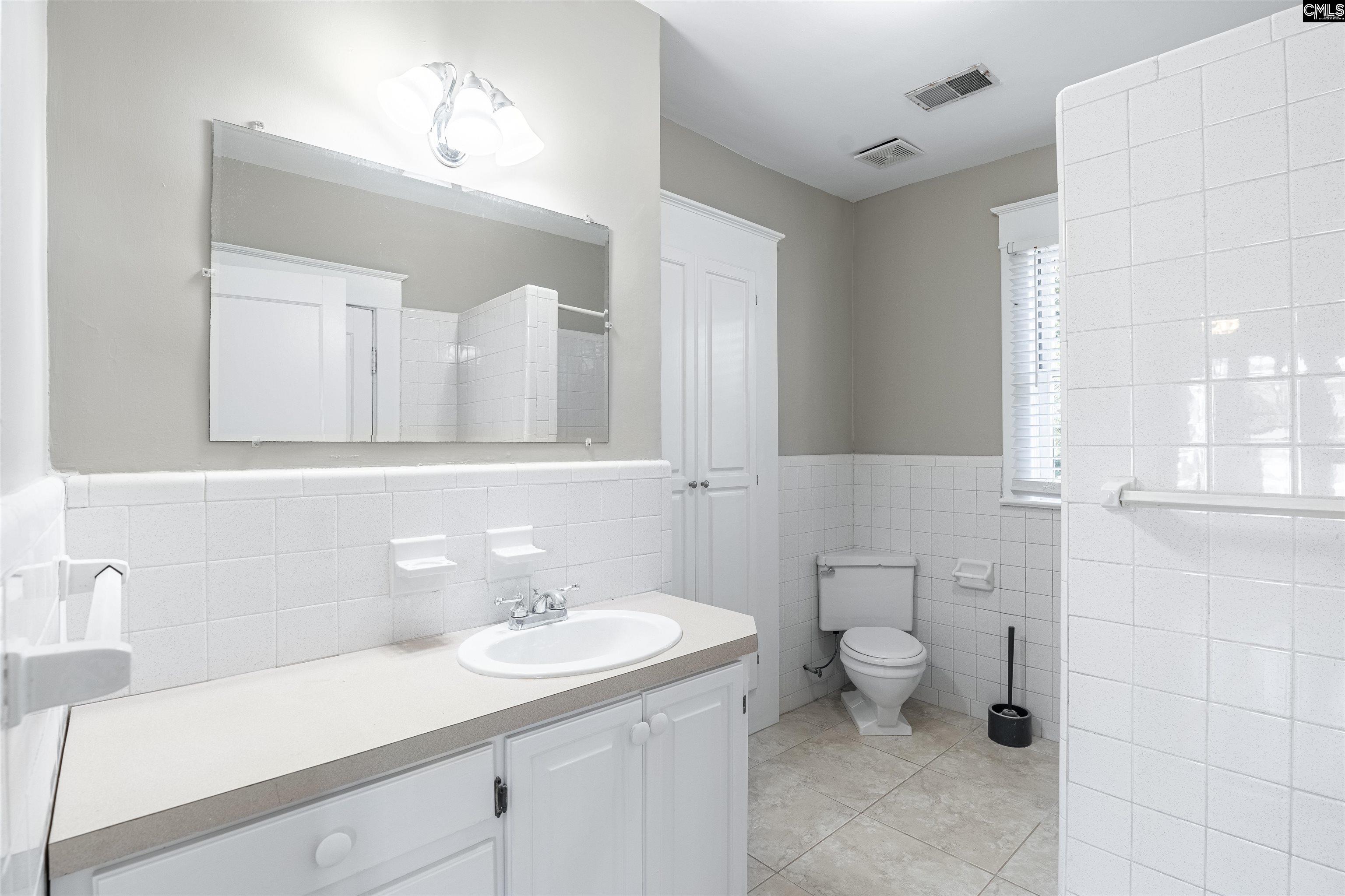 715 W Dekalb Street Camden, SC 29020