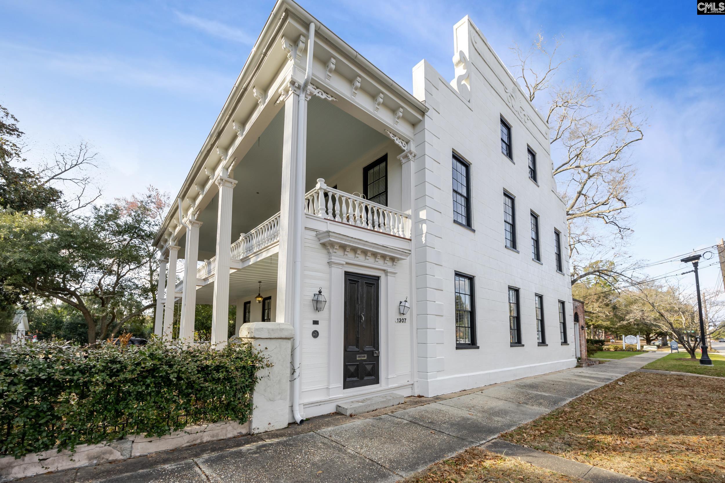 1307 Broad St Camden, SC 29020-3505