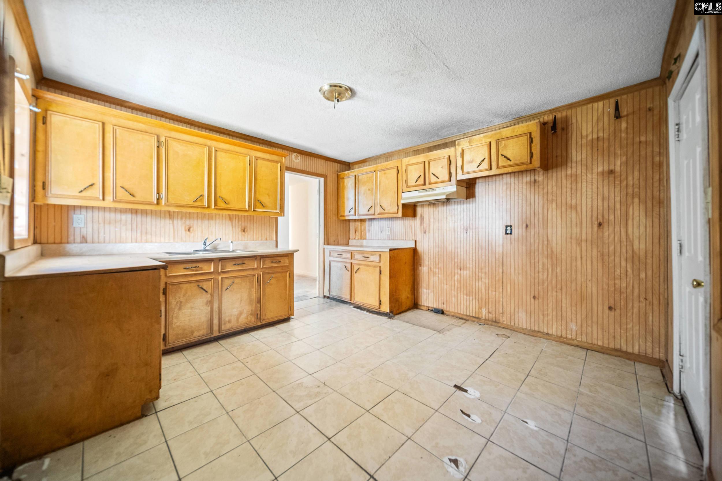 2002 Liberty Street St. Matthews, SC 29135