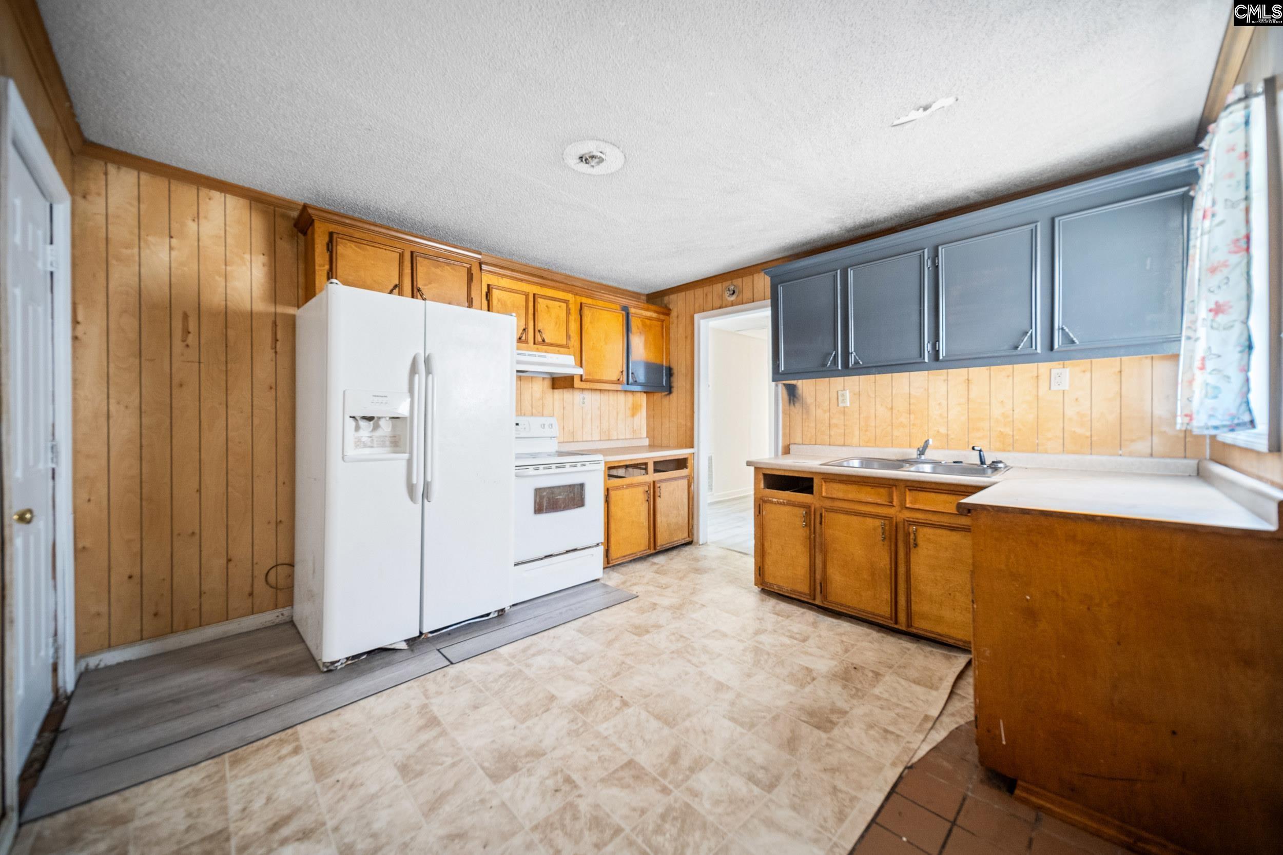 2002 Liberty Street St. Matthews, SC 29135
