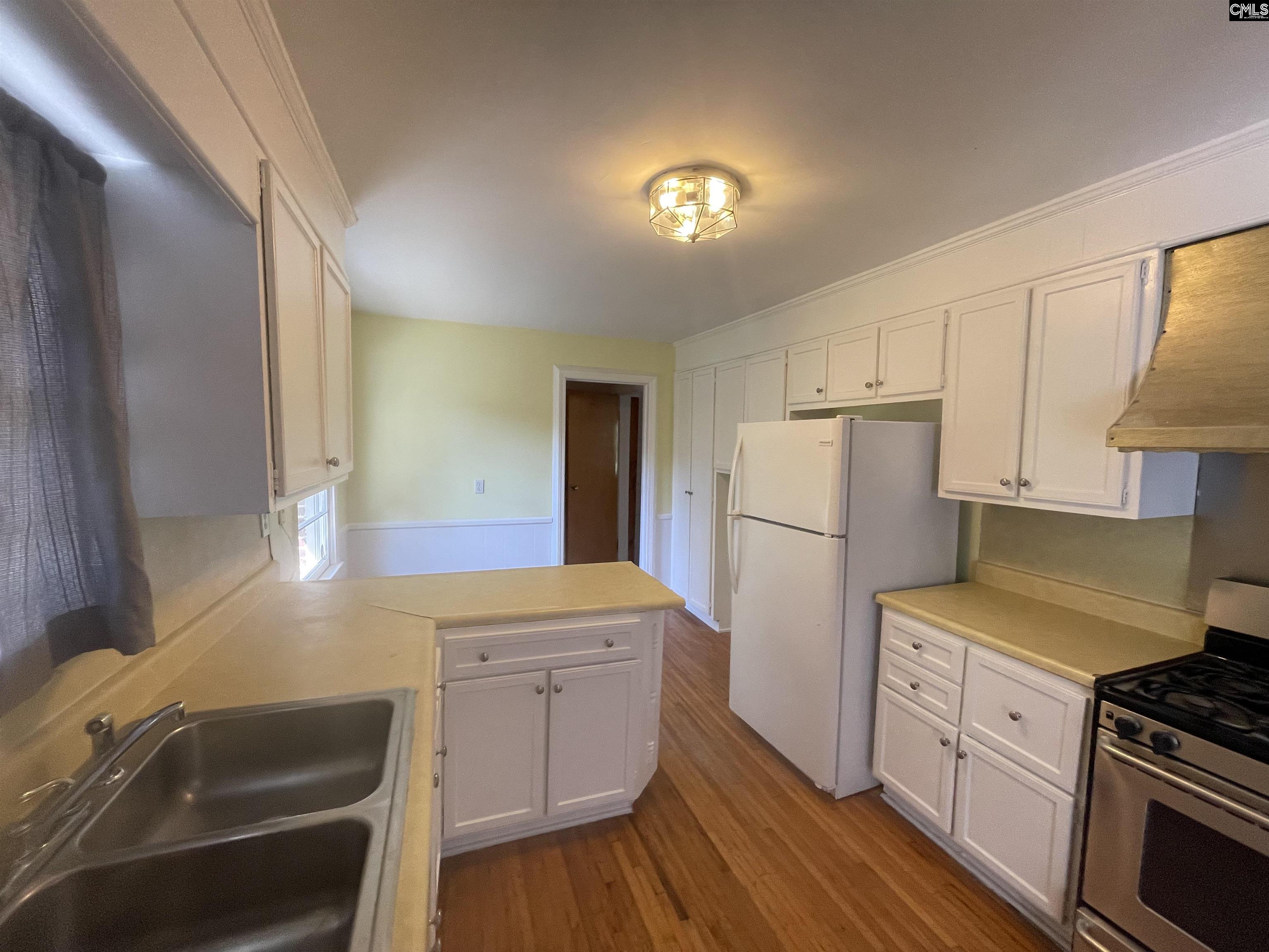4140 Hickory Street Columbia, SC 29205-4221
