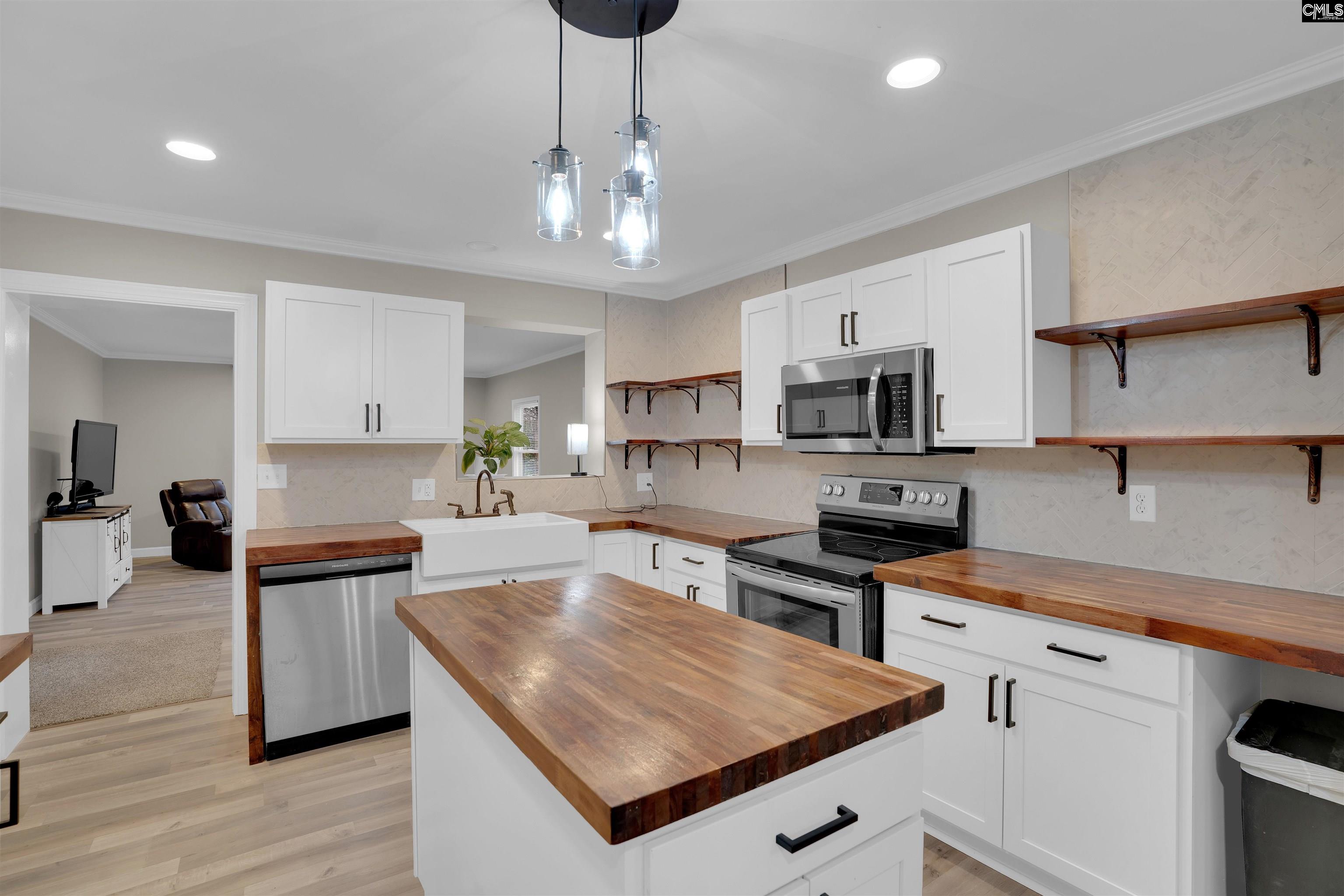 1606 Crestview Avenue Columbia, SC 29223-3646
