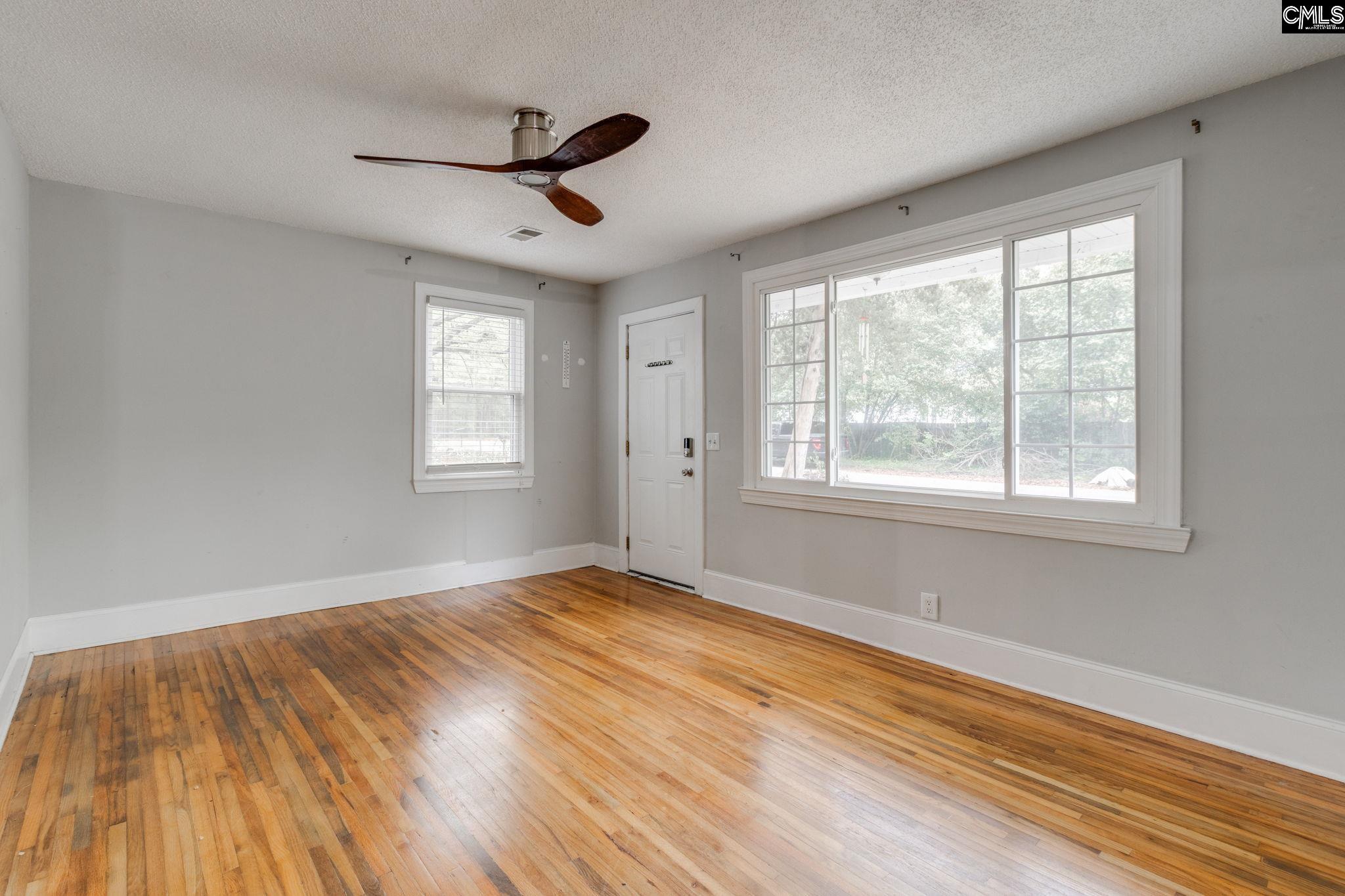 27 Rose Drive Columbia, SC 29205-4535