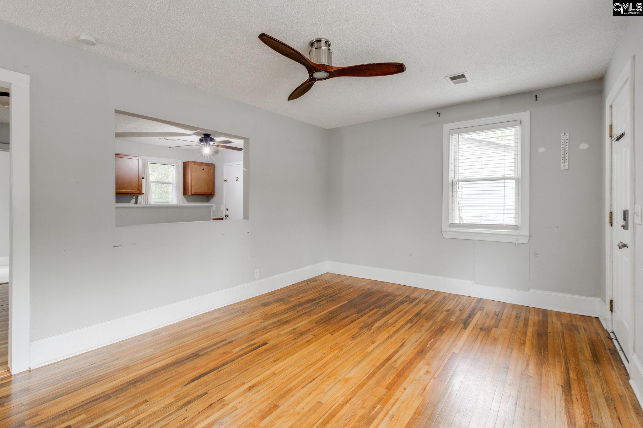 27 Rose Drive Columbia, SC 29205-4535