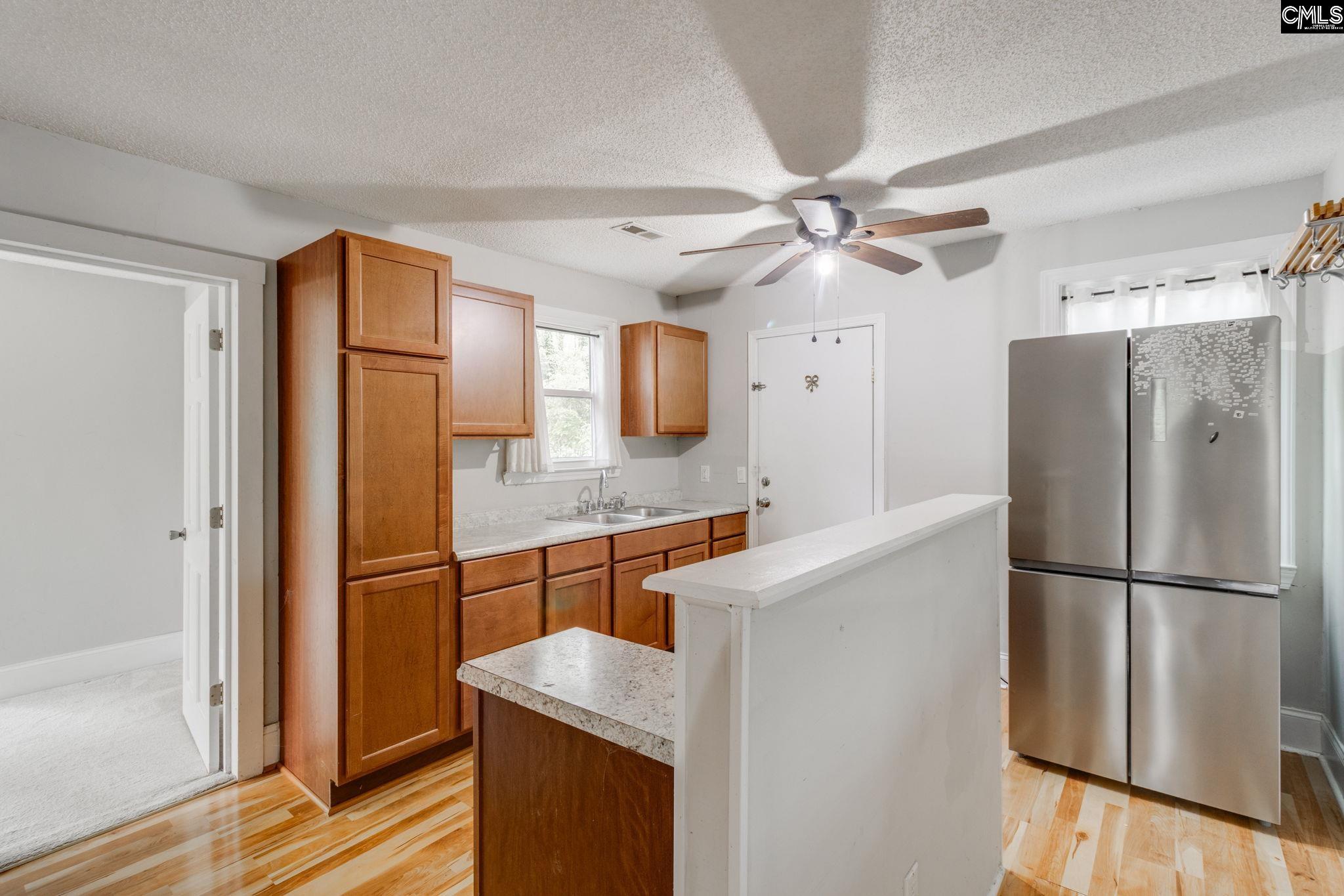 27 Rose Drive Columbia, SC 29205-4535