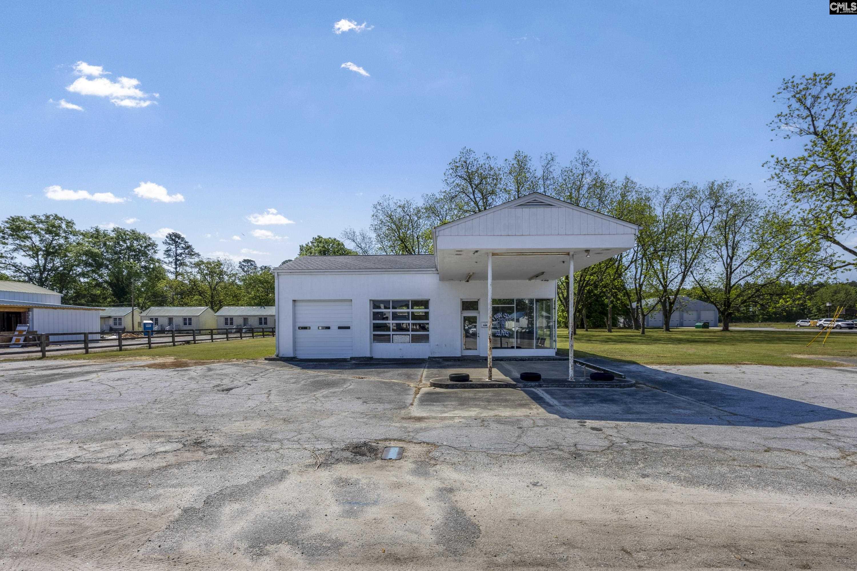 648 W Columbia Avenue Batesburg, SC 29006