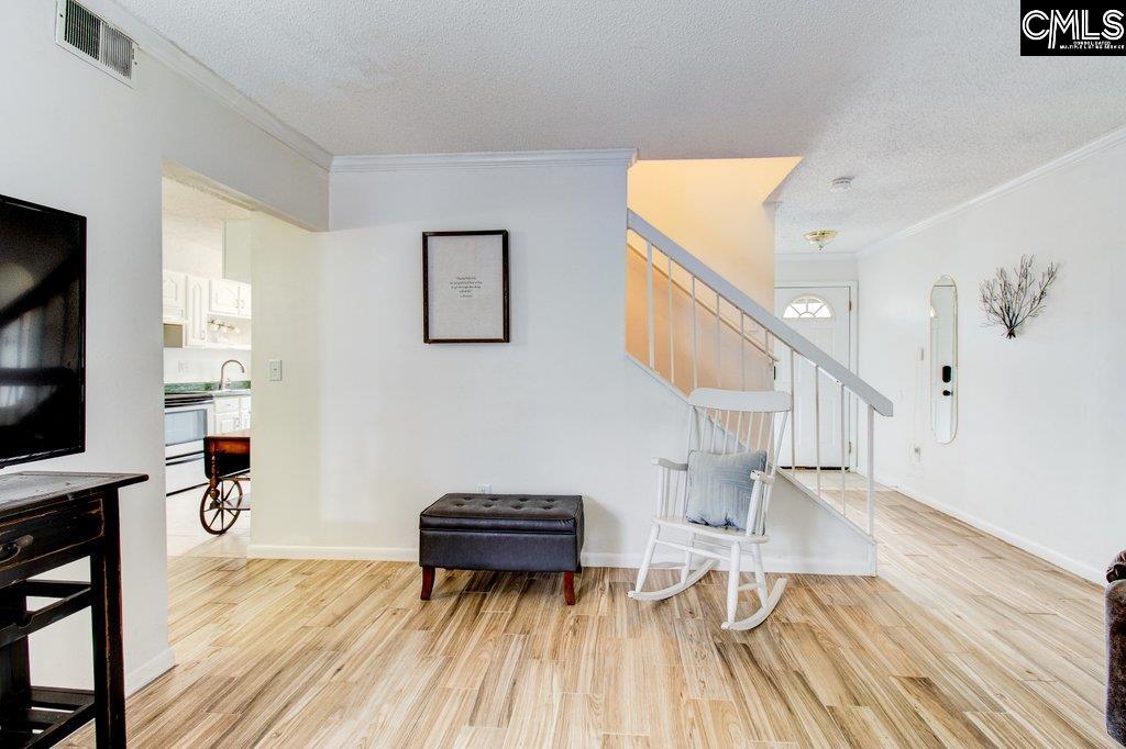 listing main picture