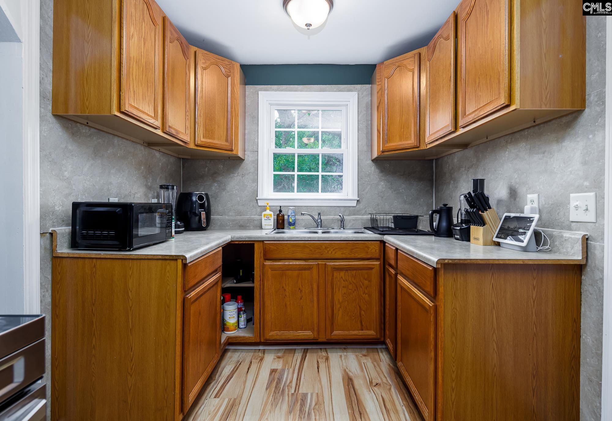 1817 Roof Street Columbia, SC 29223