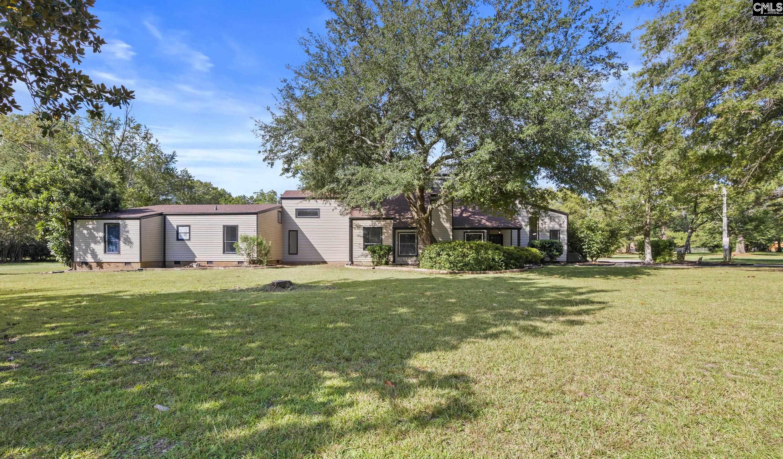 Very spacious Front Yard on a 2 acre lot.