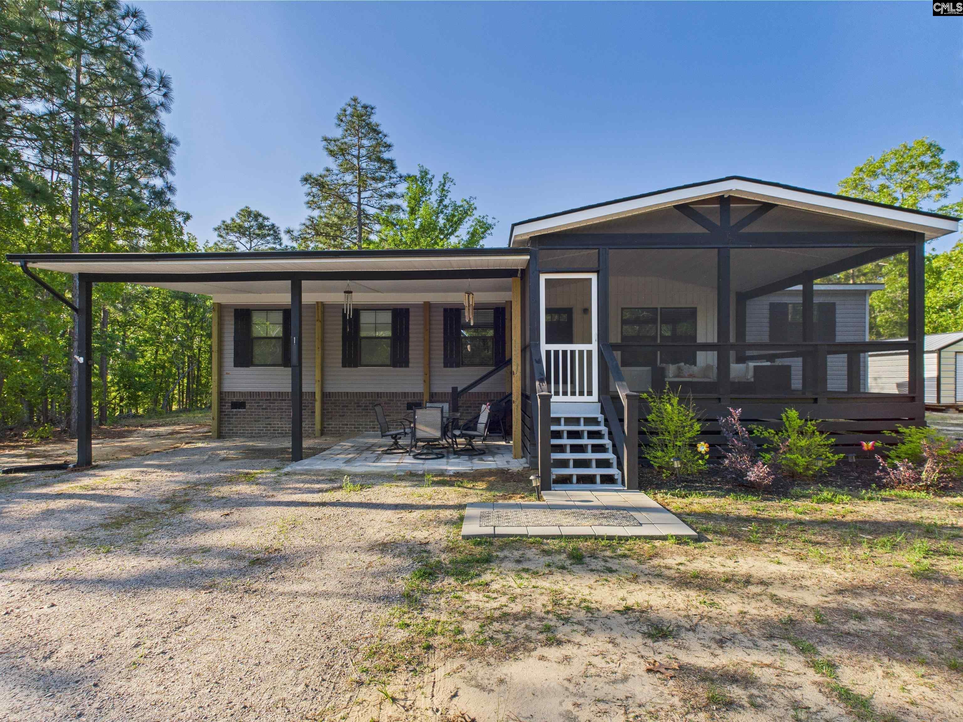1439 Robinson Town Road Cassatt, SC 29032