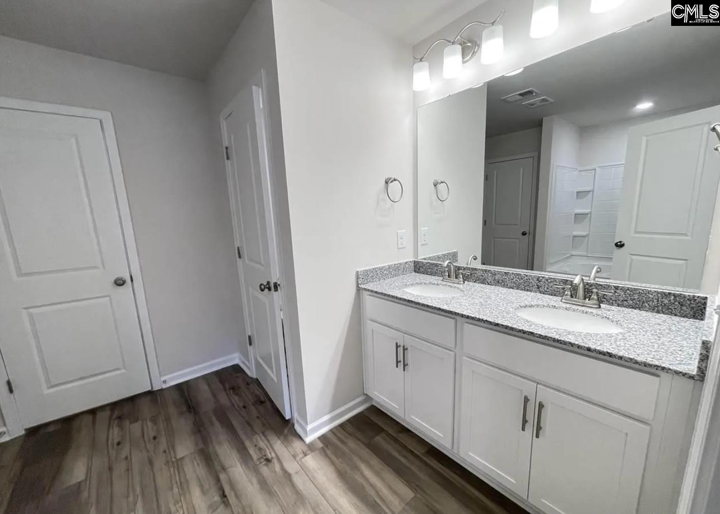 PHOTOS DO NOT REPRESENT EXACT COLORS OR OPTIONS