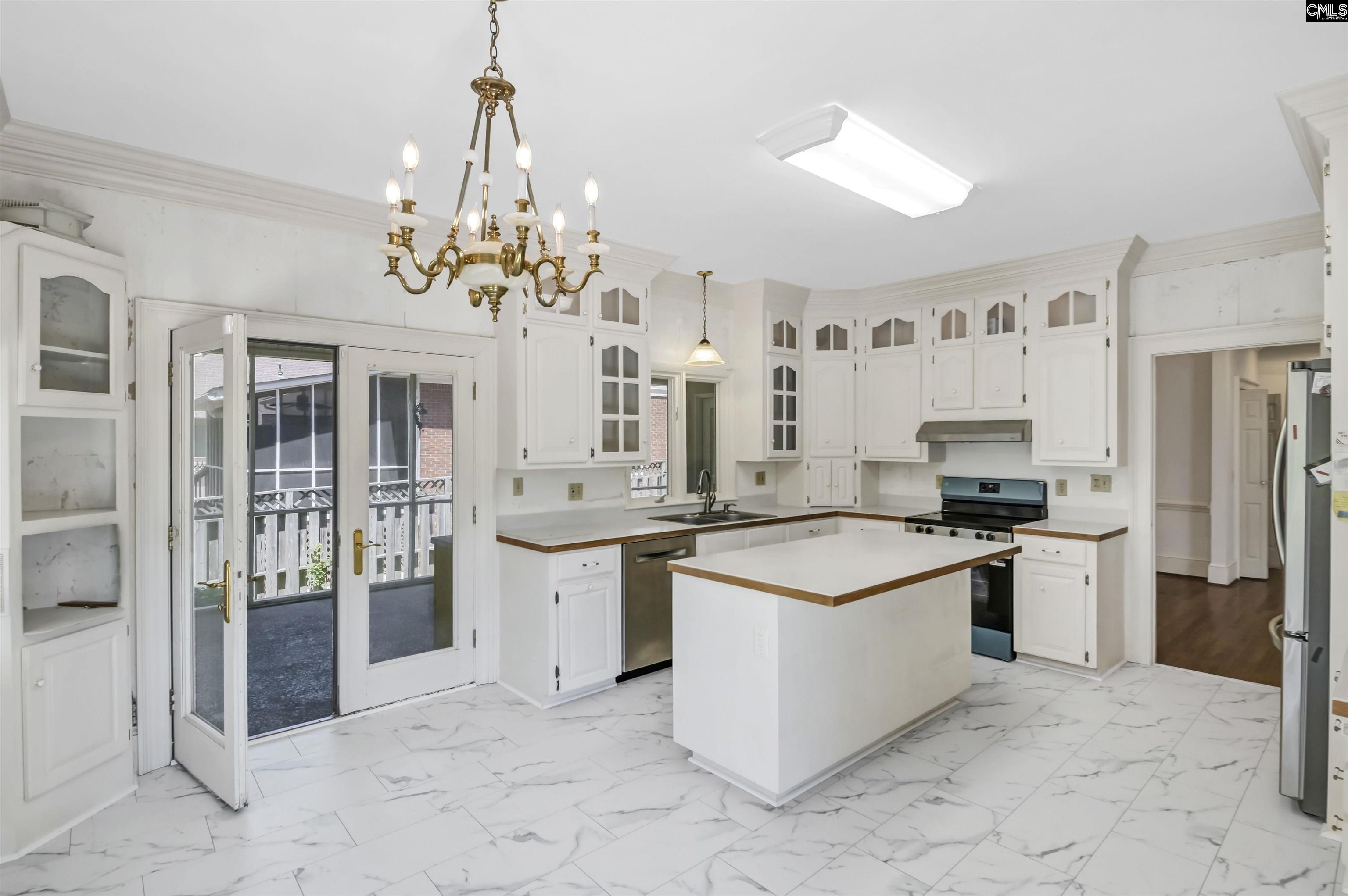 10 N Sweetbriar Lane Columbia, SC 29223-3134