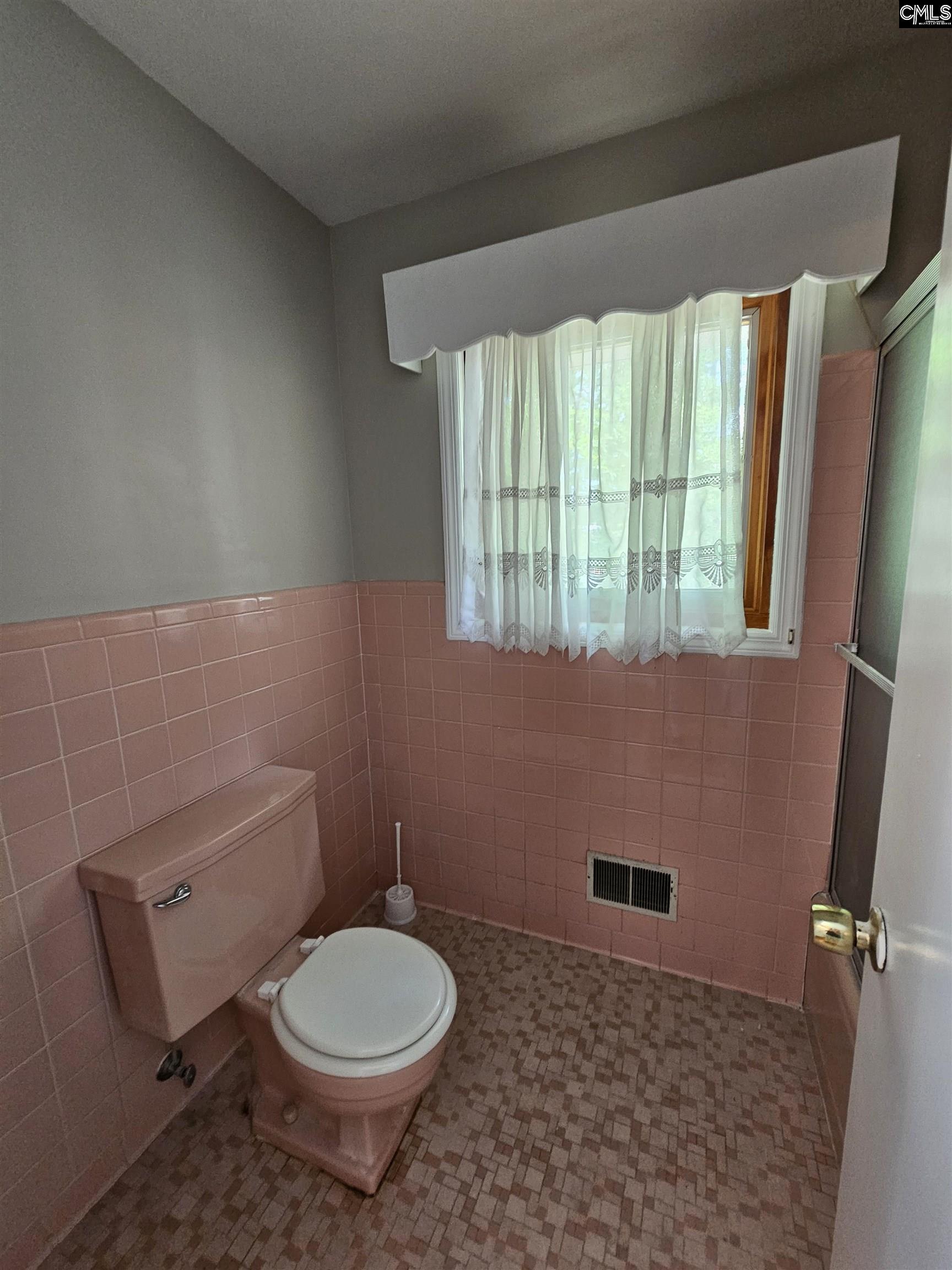 219 Tram Road Columbia, SC 29210