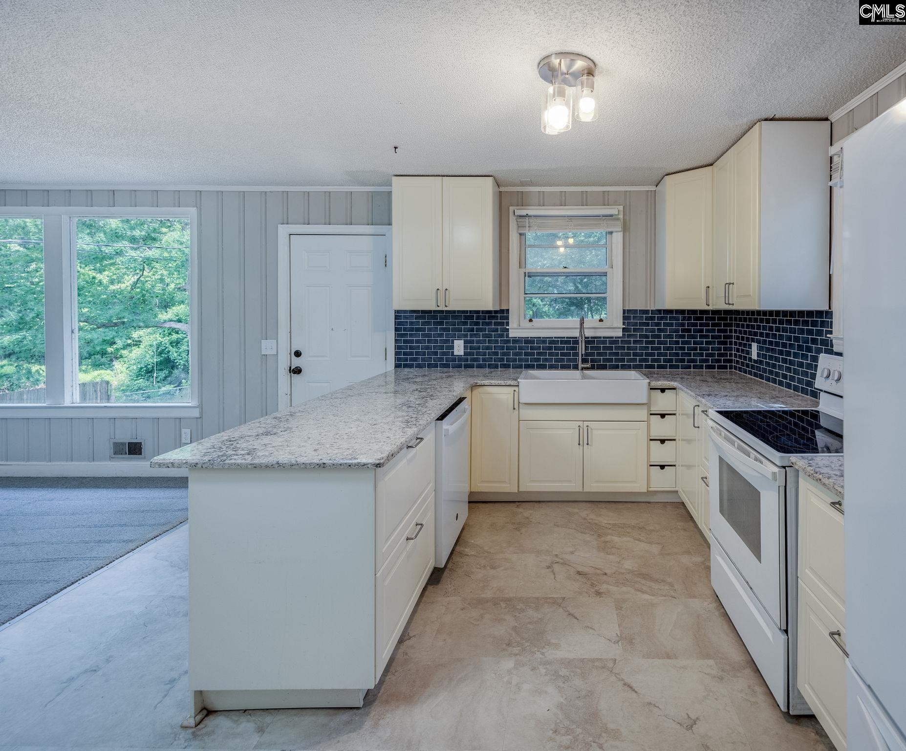 1421 Woodlawn Avenue Columbia, SC 29209-1432