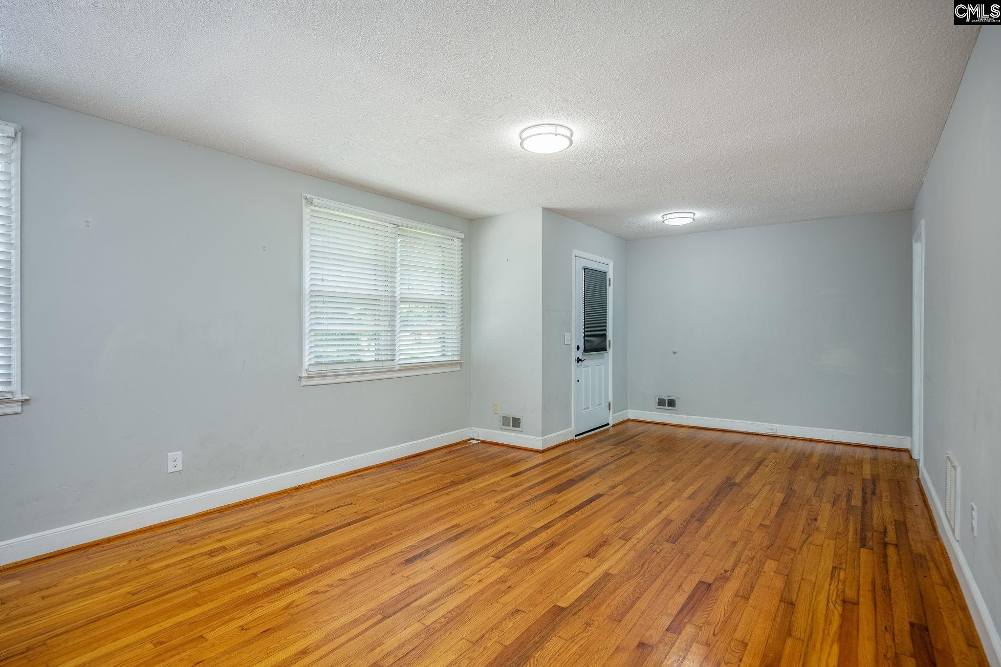 1421 Woodlawn Avenue Columbia, SC 29209-1432