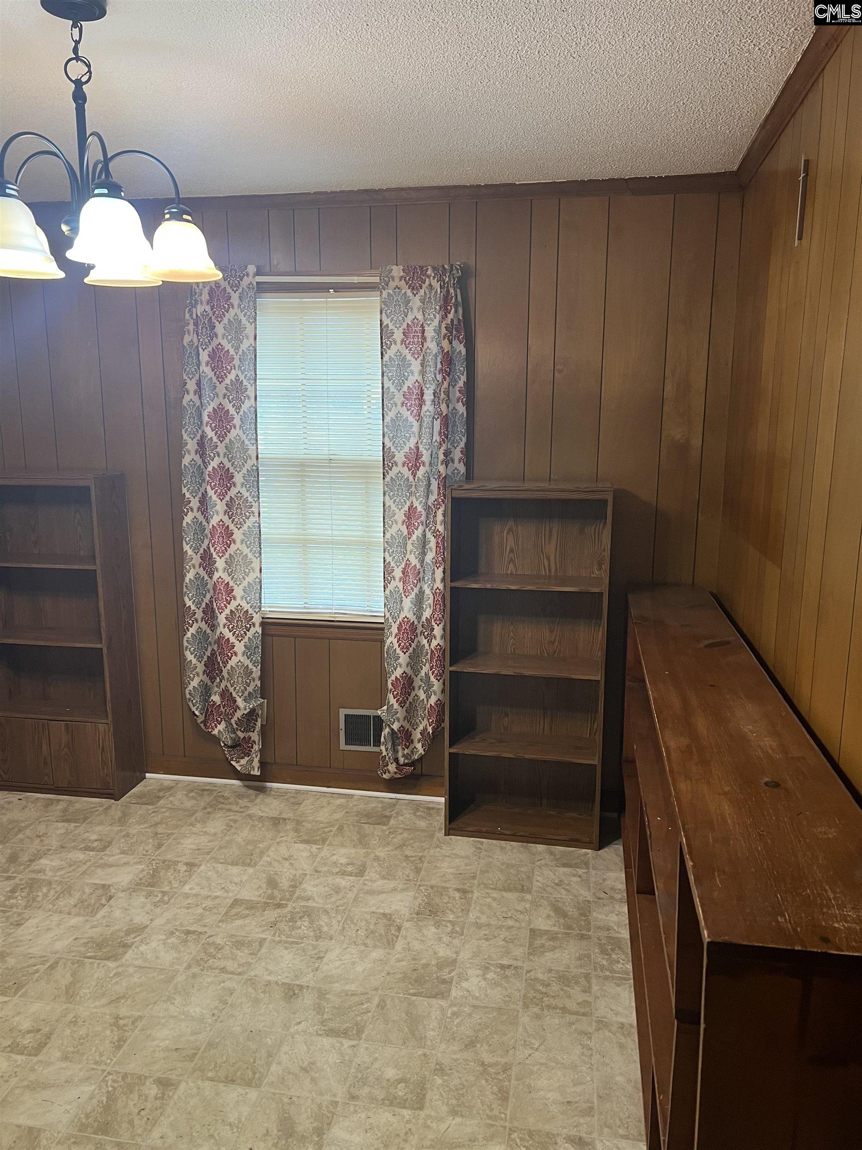 1328 Fairview Drive Columbia, SC 29205-1213