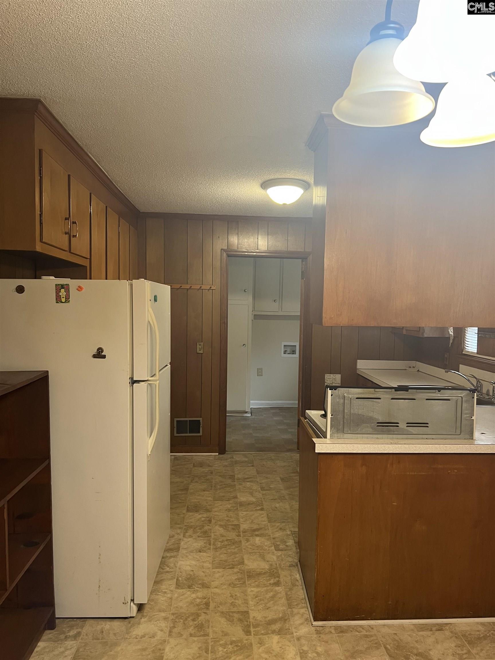 1328 Fairview Drive Columbia, SC 29205-1213
