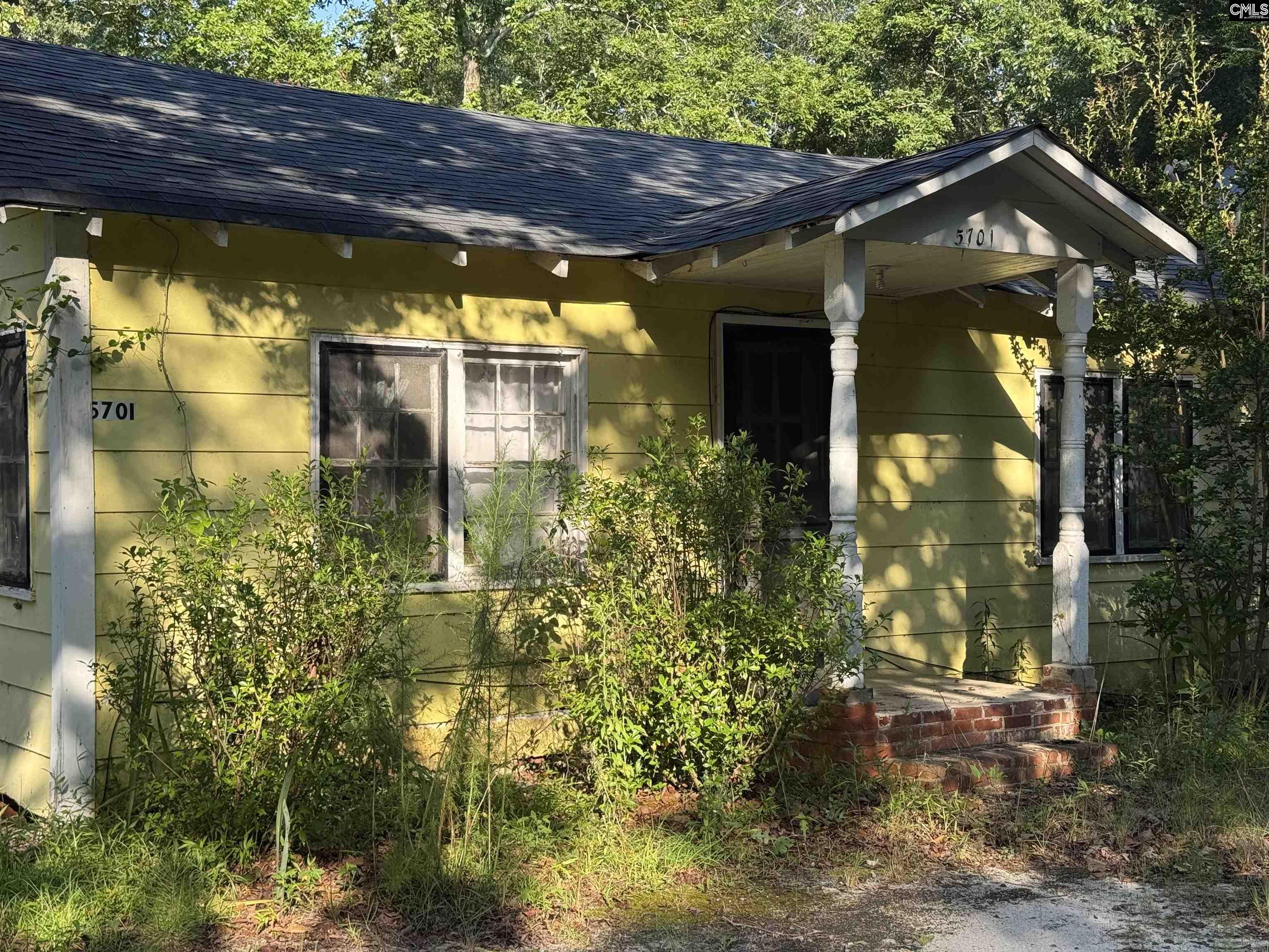 5707 Fairview Road Batesburg, SC 29006