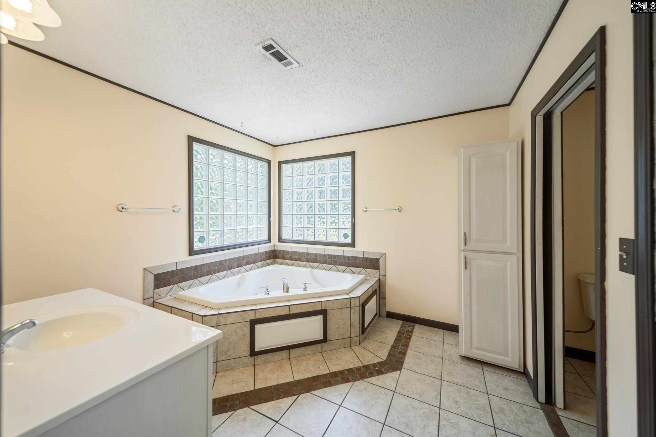 108 Commonwealth Court Lexington, SC 29073