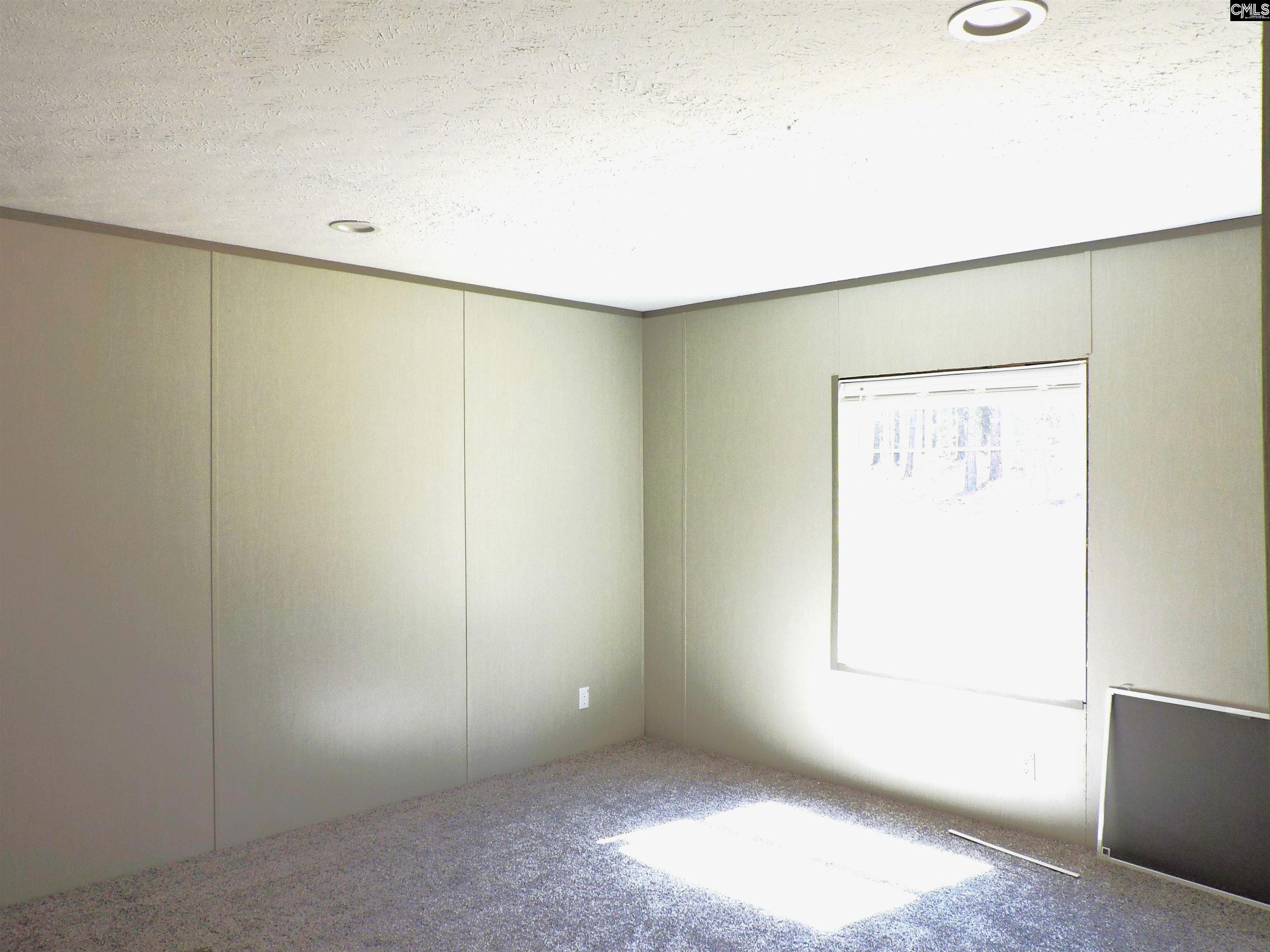 812 White Pond Road Williston, SC 29853