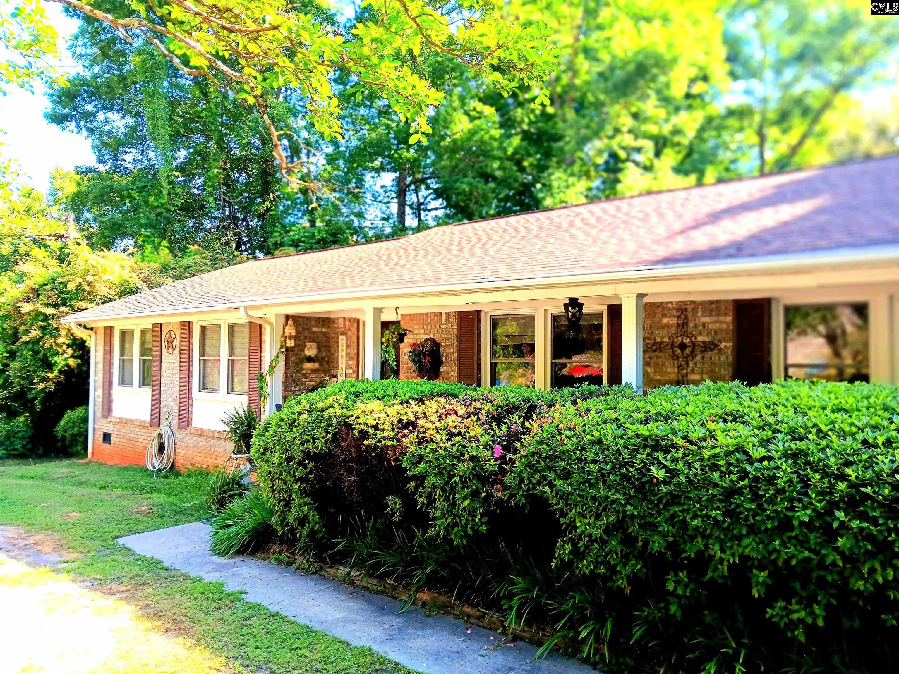 Front of spacious front yard.