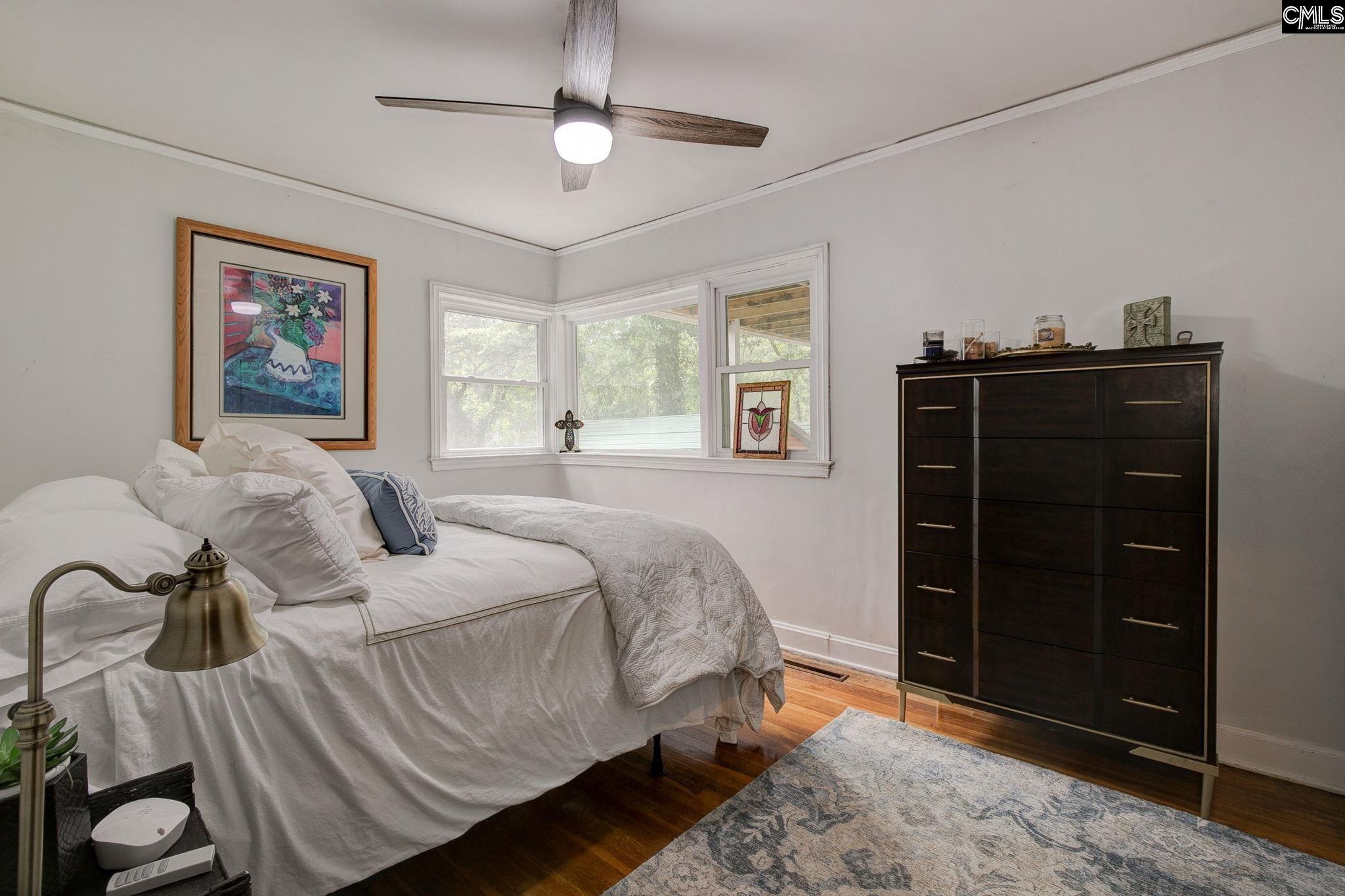 Note corner windows that bring in natural light