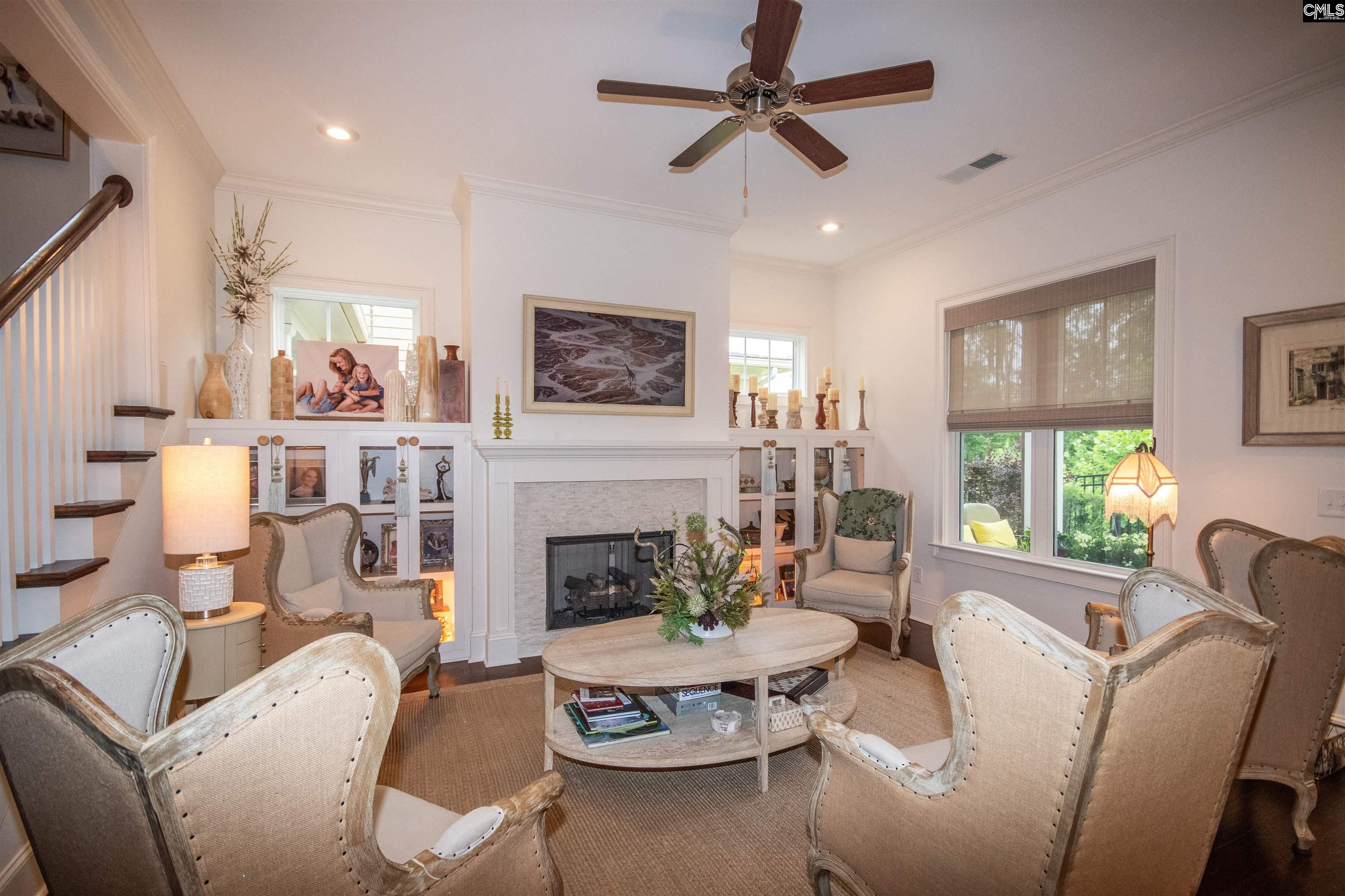Open concept living area views kitchen & breakfast area ideal for entertaining.