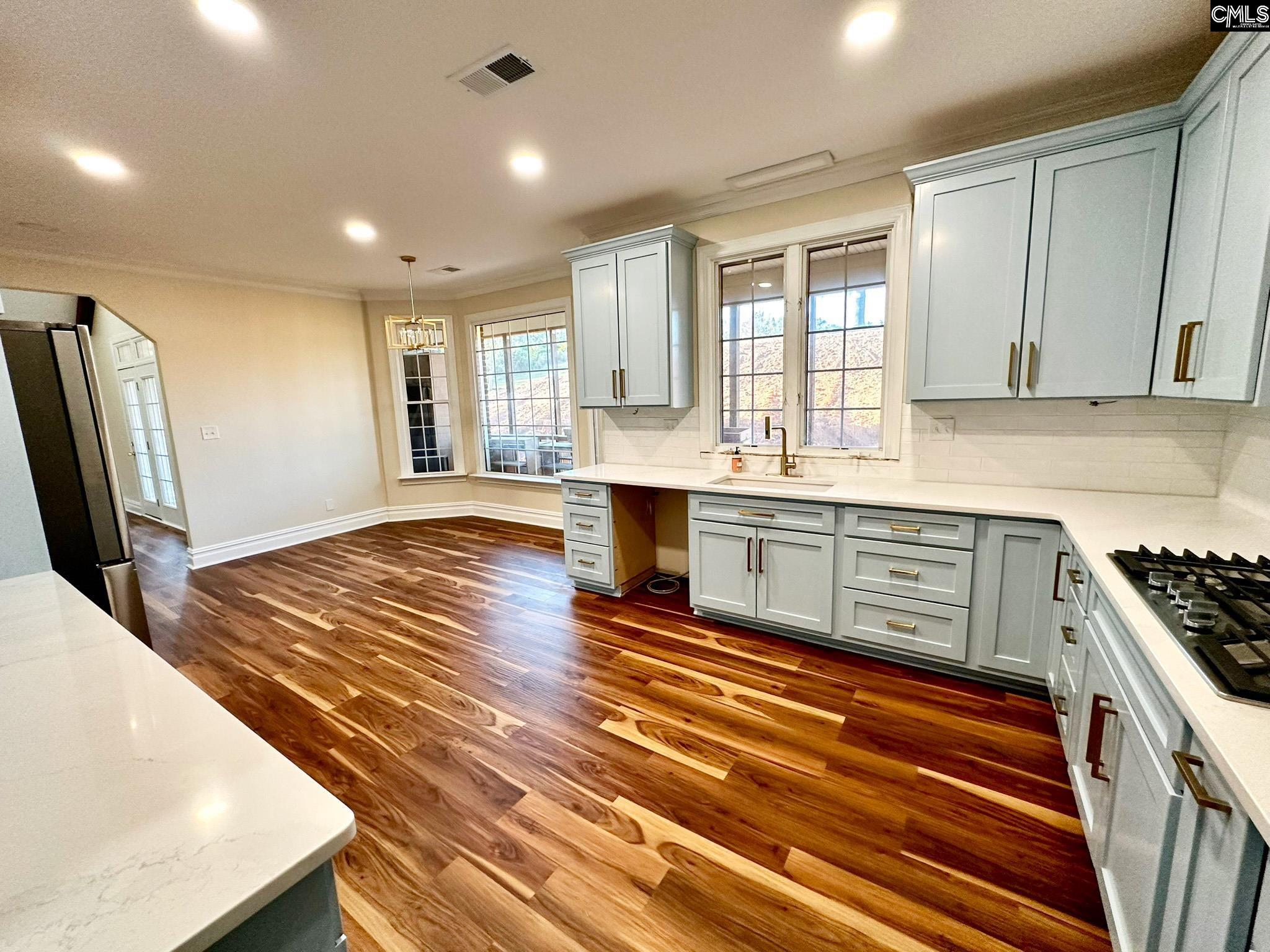 55 Longest Drive St. Matthews, SC 29135
