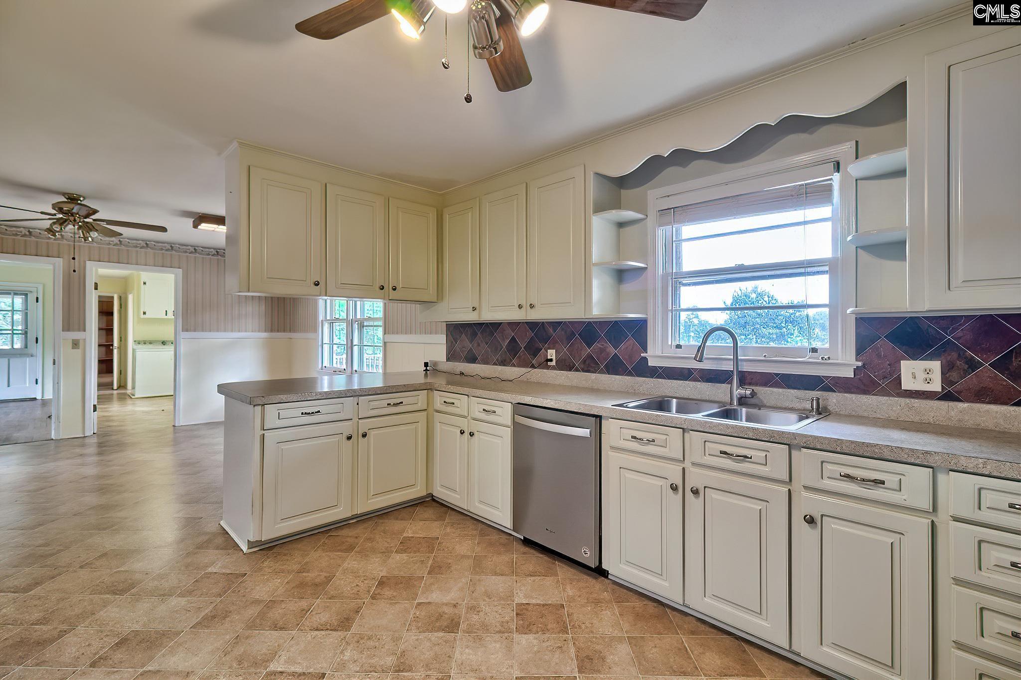909 Camelot Drive, West Columbia, South Carolina image 7