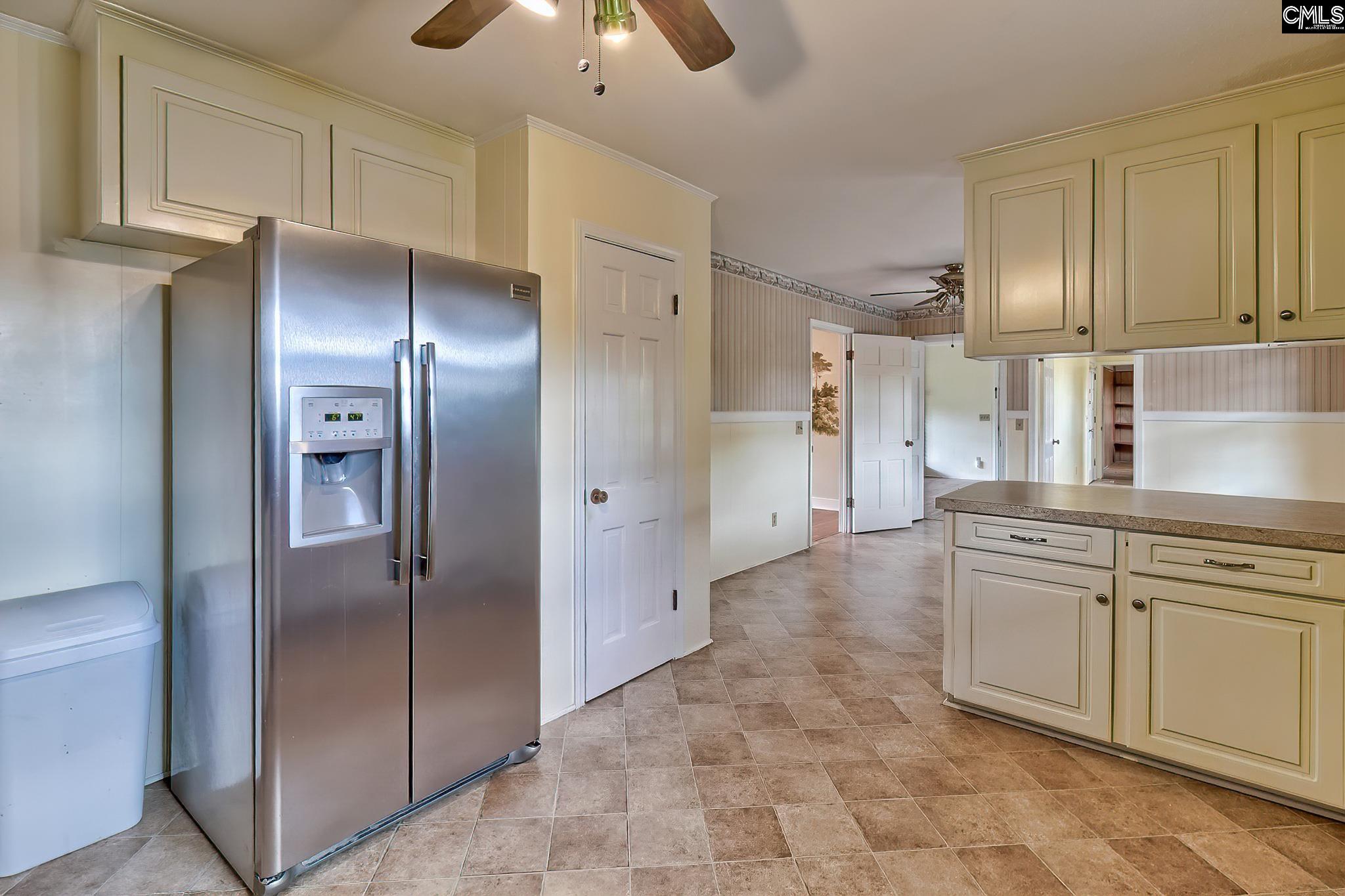 909 Camelot Drive, West Columbia, South Carolina image 9