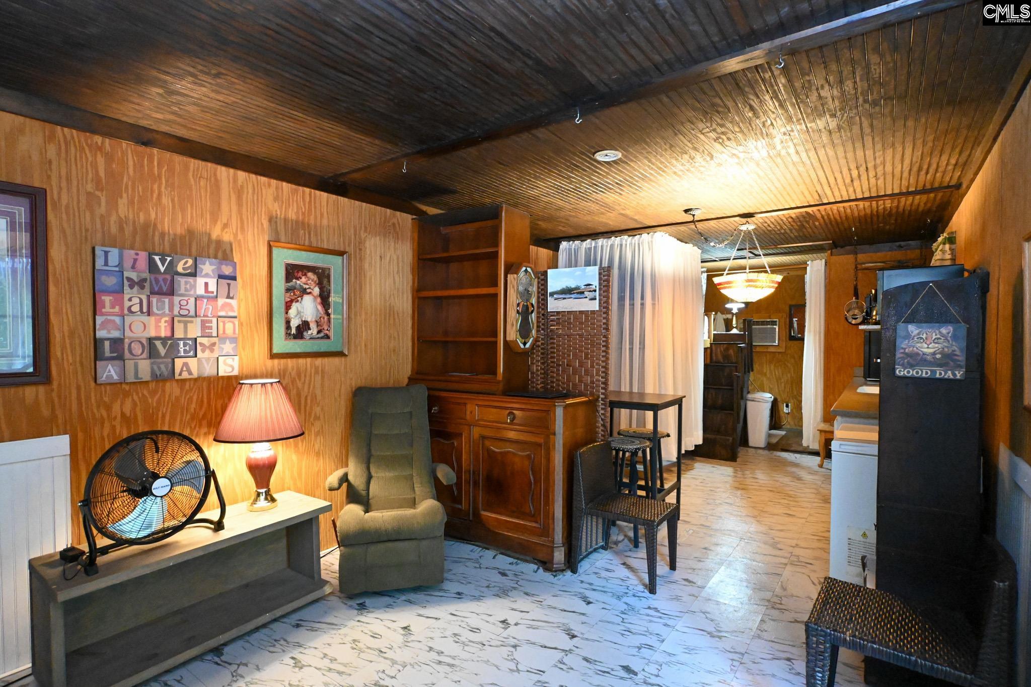 527 Wise Road St. Matthews, SC 29135