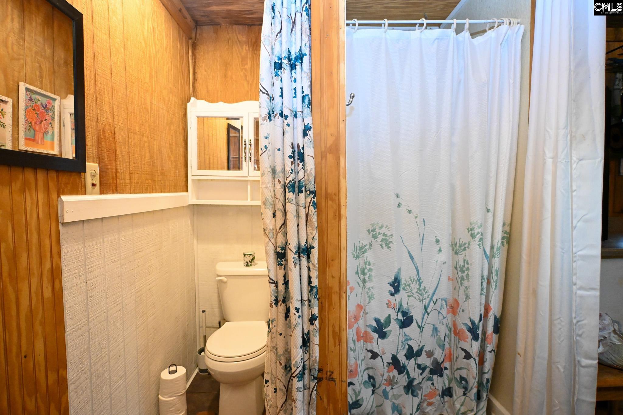 527 Wise Road St. Matthews, SC 29135